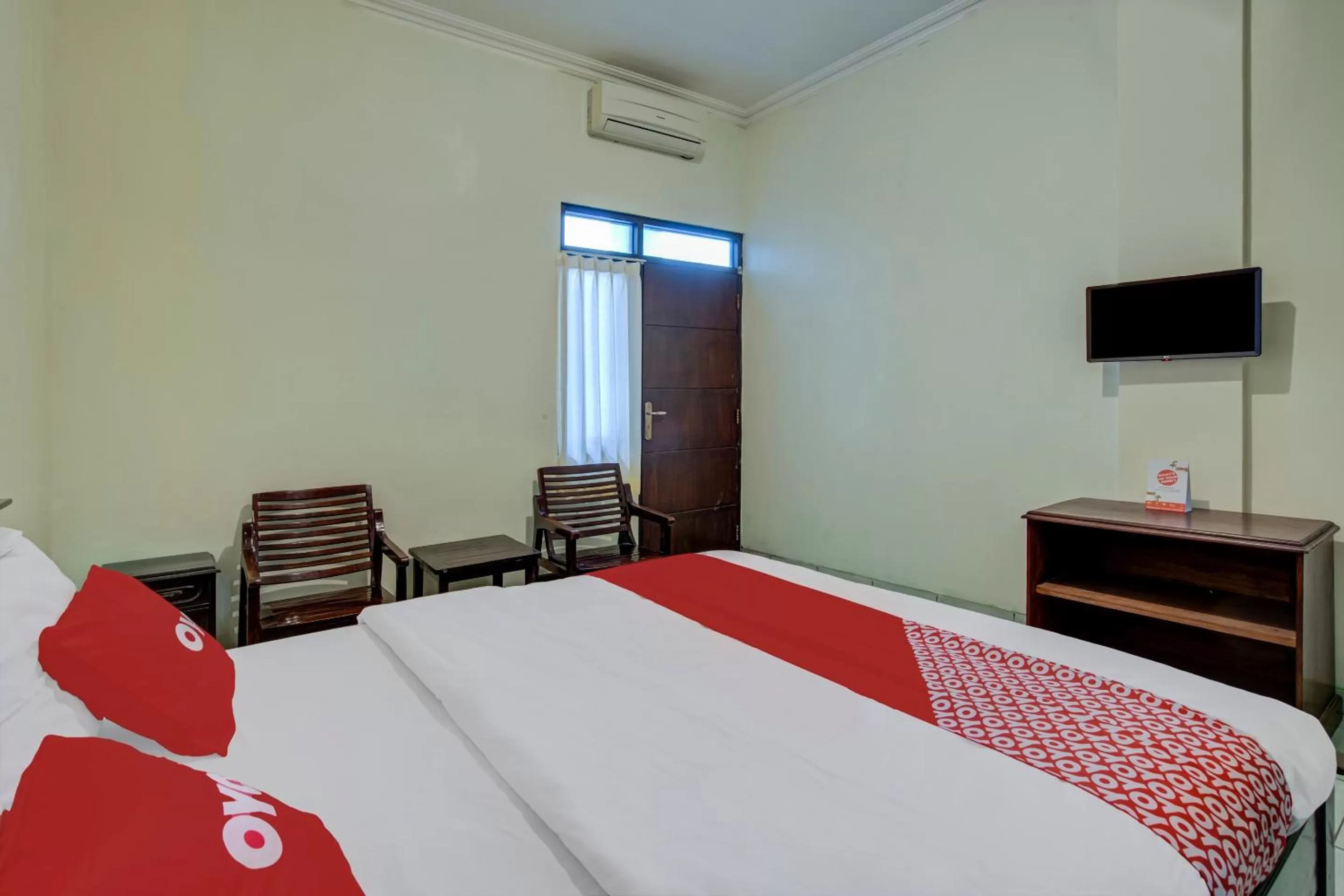 Bedroom, Bed in OYO 3862 Syariah Hotel Pandan Wangi