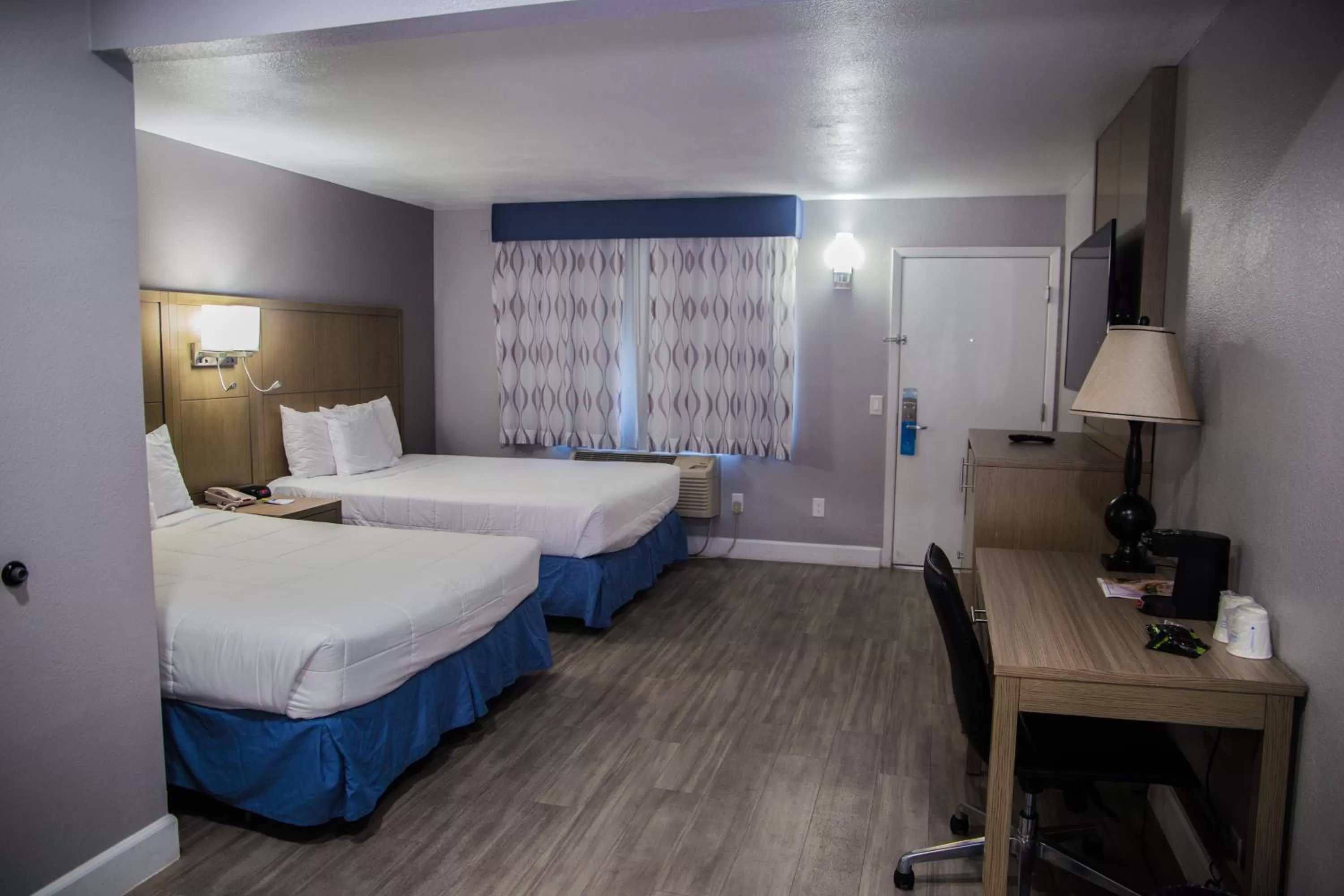 Bed in Days Inn by Wyndham Redwood City