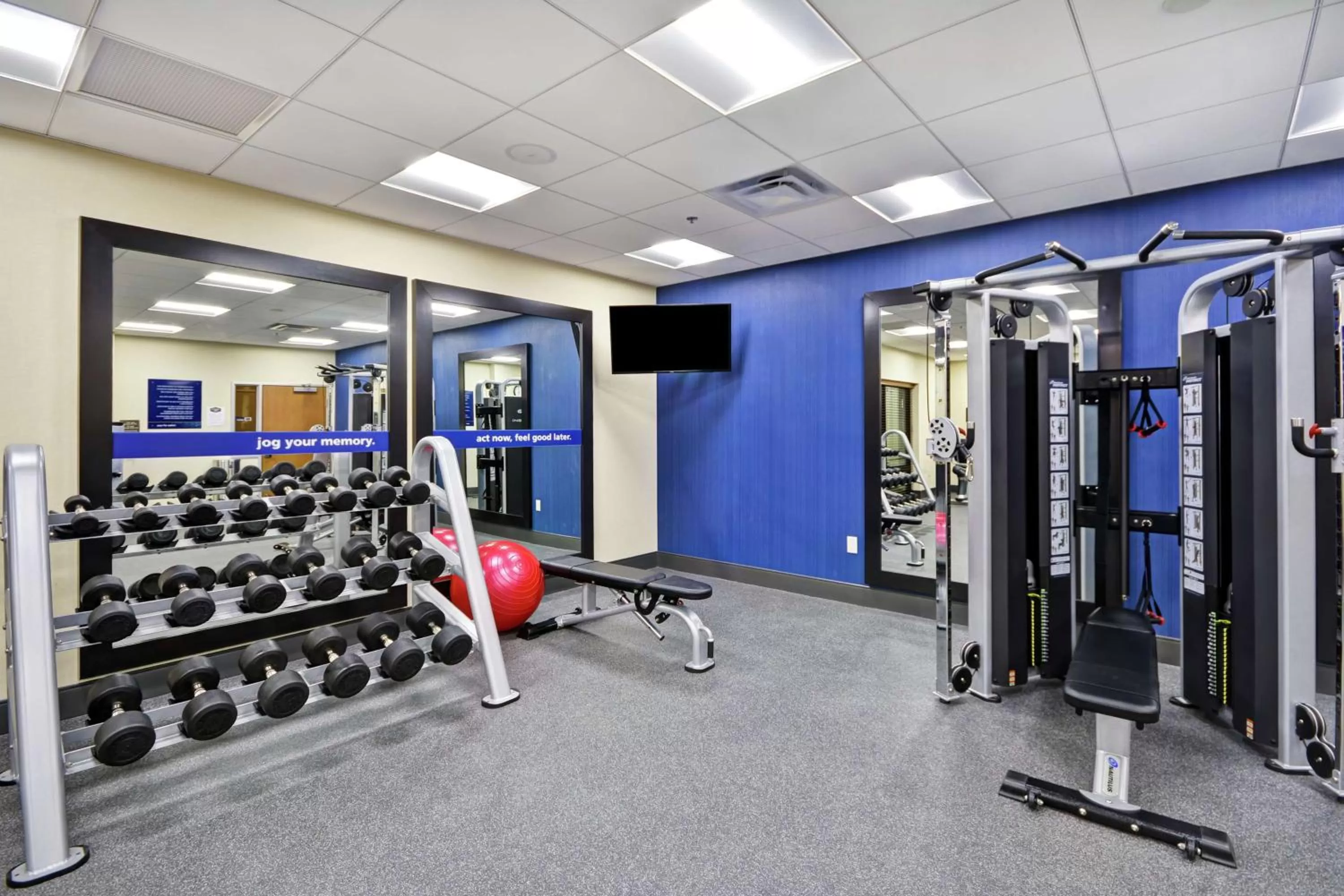 Fitness centre/facilities in Hampton Inn & Suites Grants Pass
