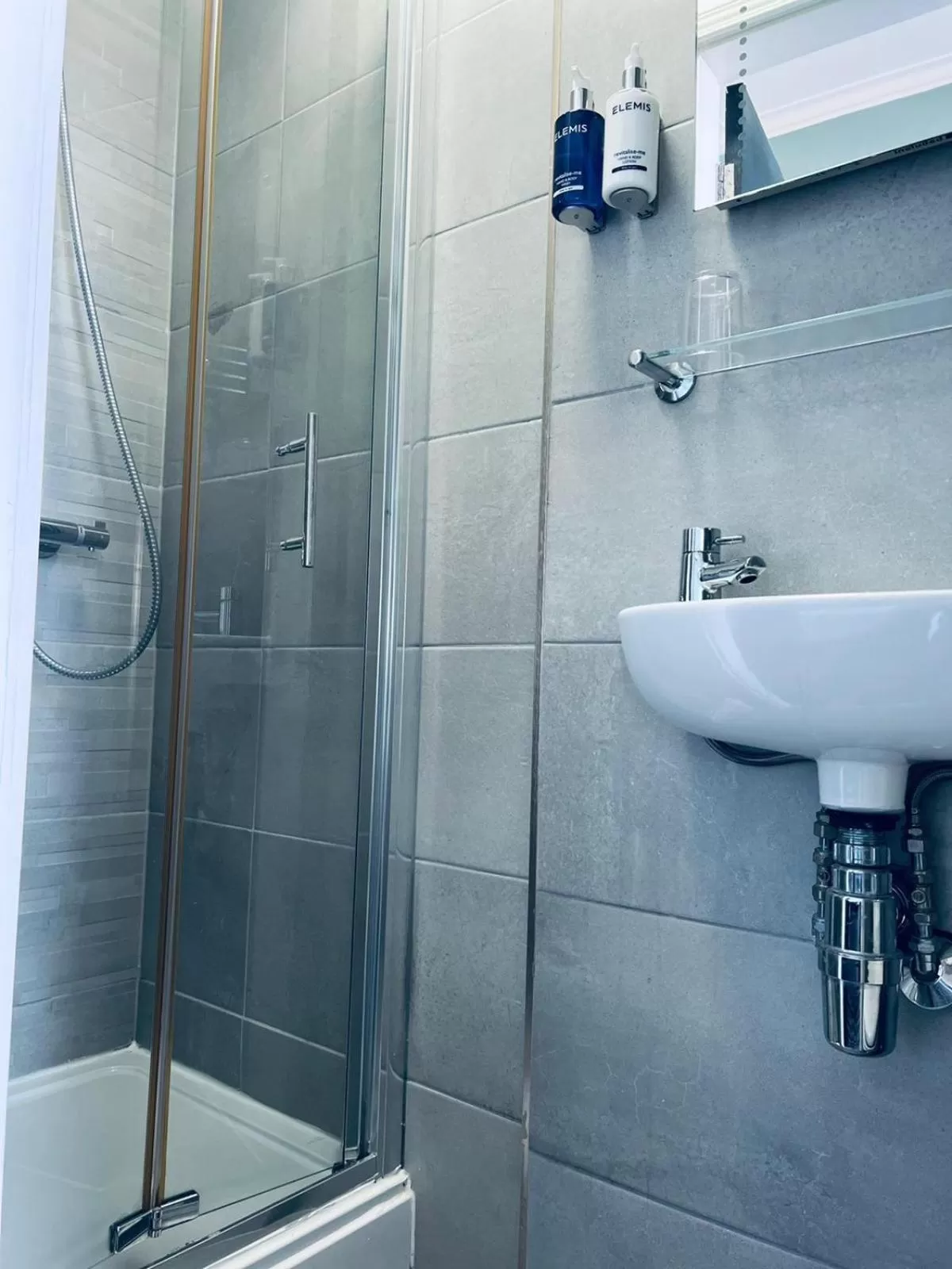 Bathroom in Llandudno Bay Hotel