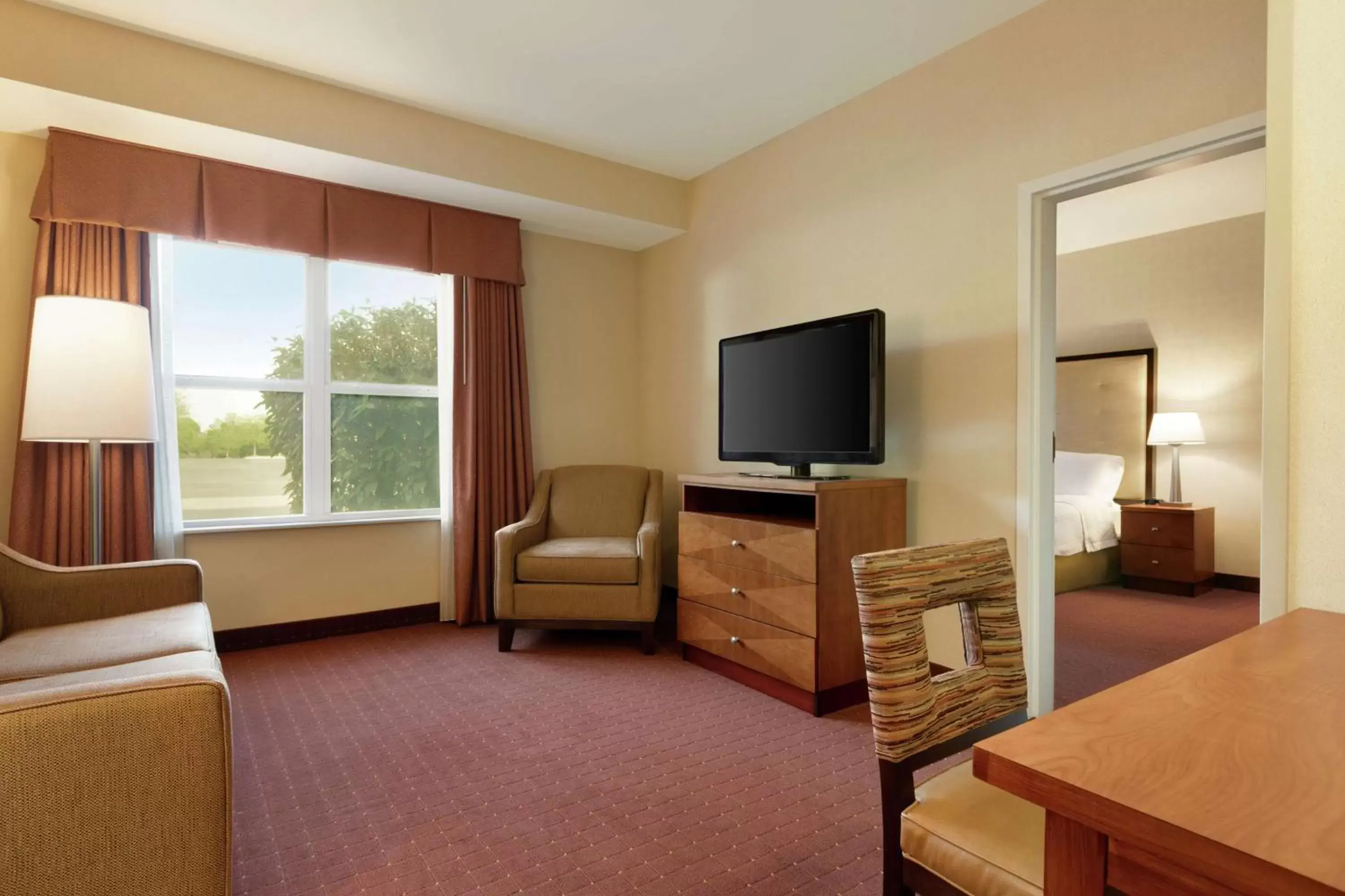 Bedroom, TV/Entertainment Center in Homewood Suites by Hilton Dulles-North Loudoun