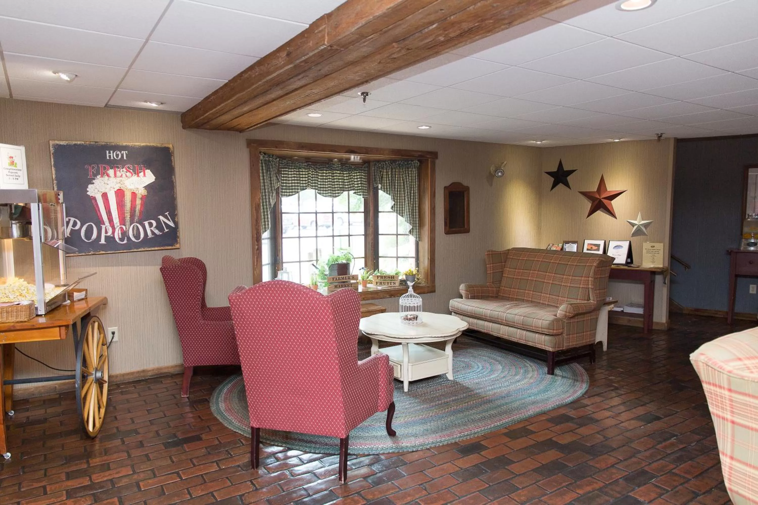 Seating area in The Country Inn of Lancaster