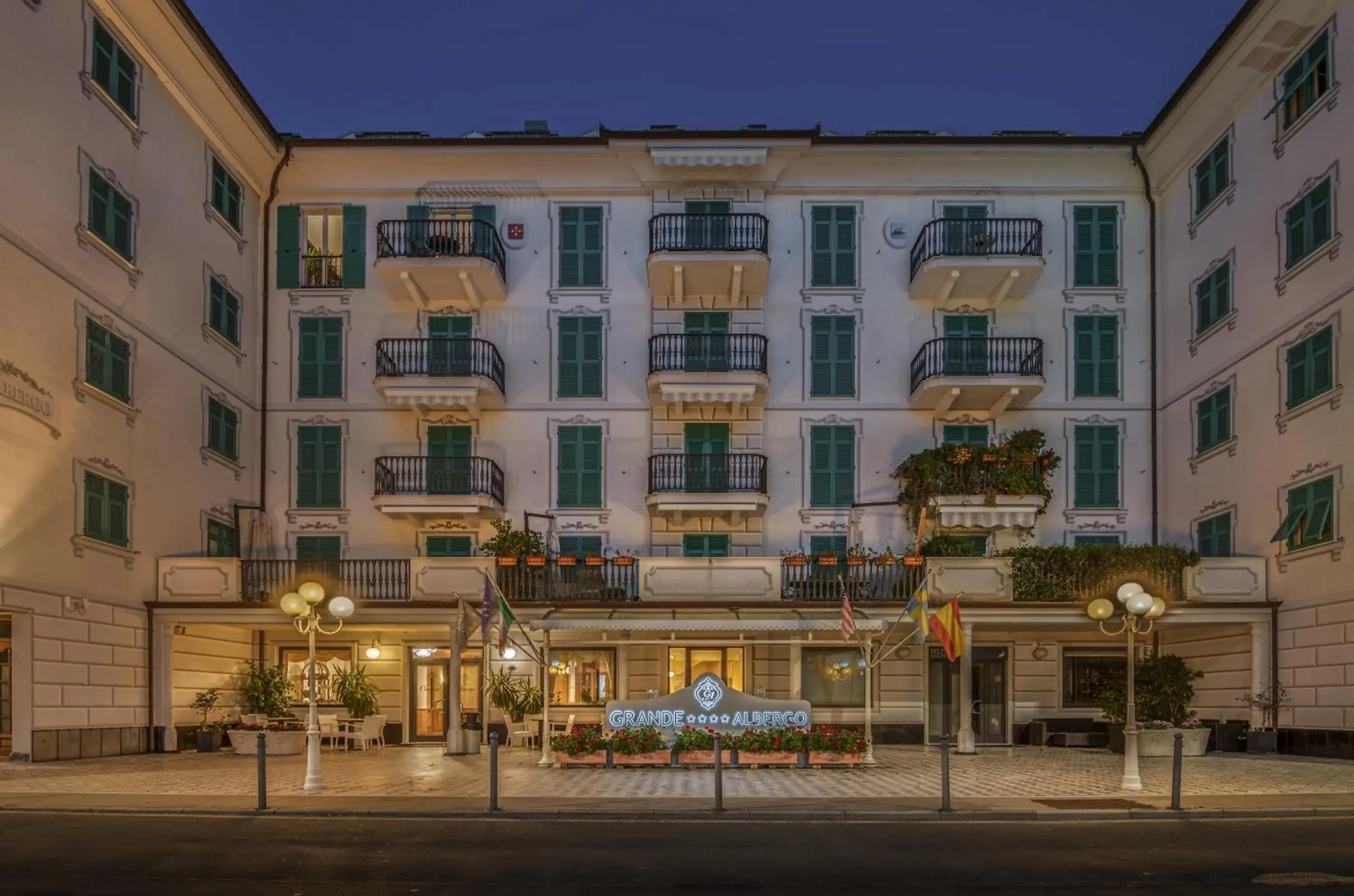 Property building in Grande Albergo Property building in Grande Albergo