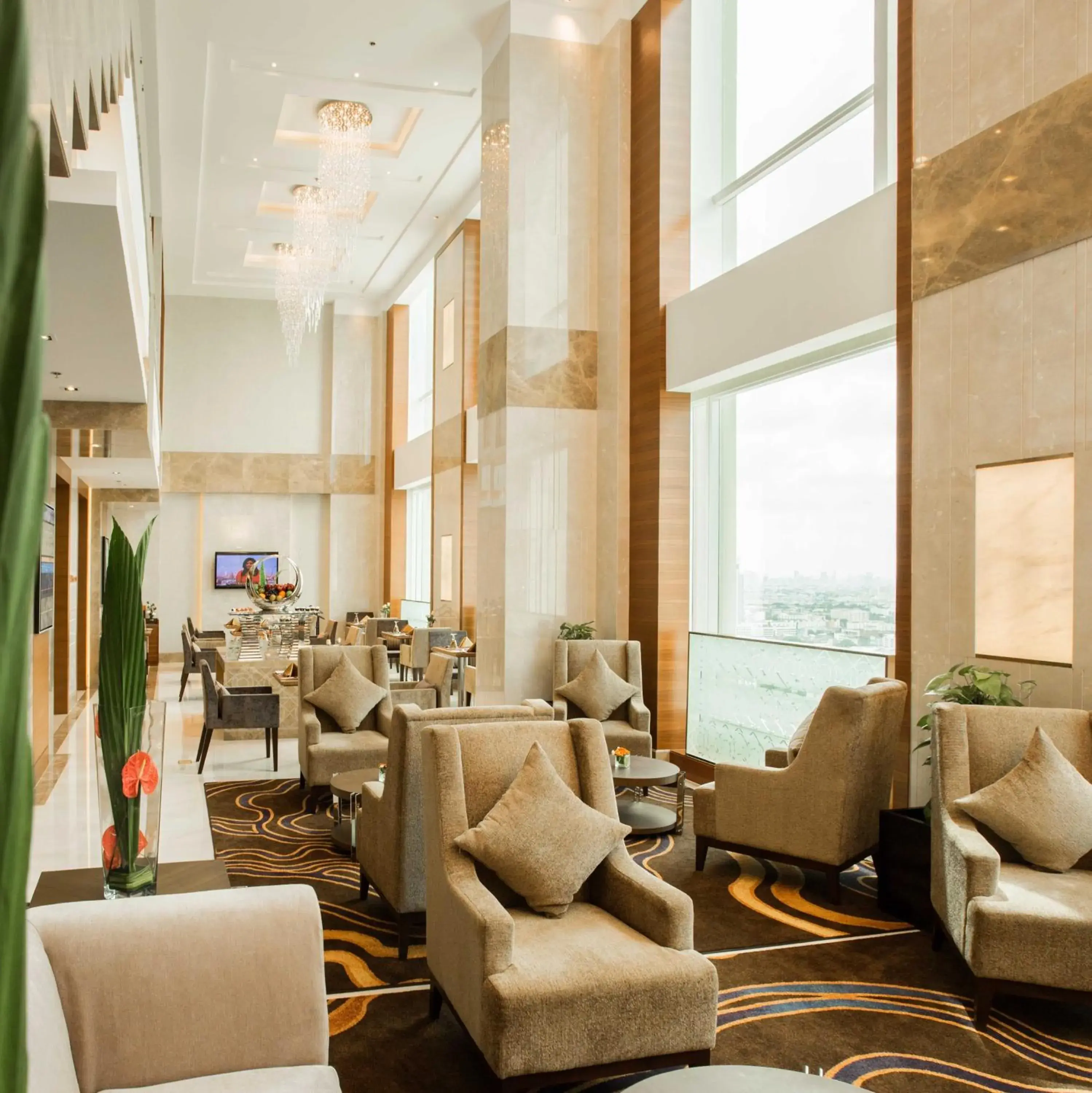 Seating area, Lounge/Bar in The Grand Fourwings Convention hotel (SHA Extra Plus)