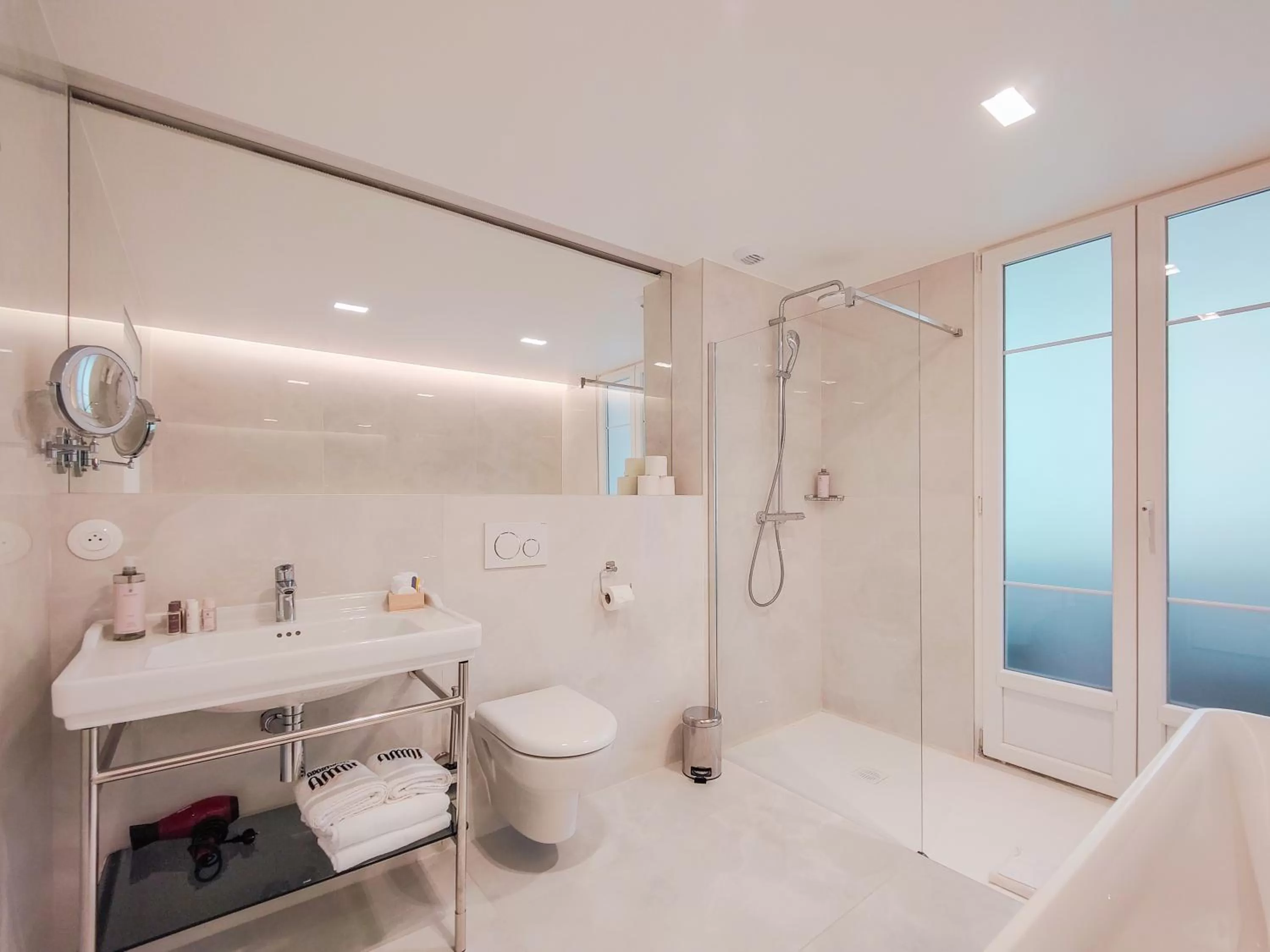 Bathroom in Hotel Aparthotel AMMI Nice Lafayette