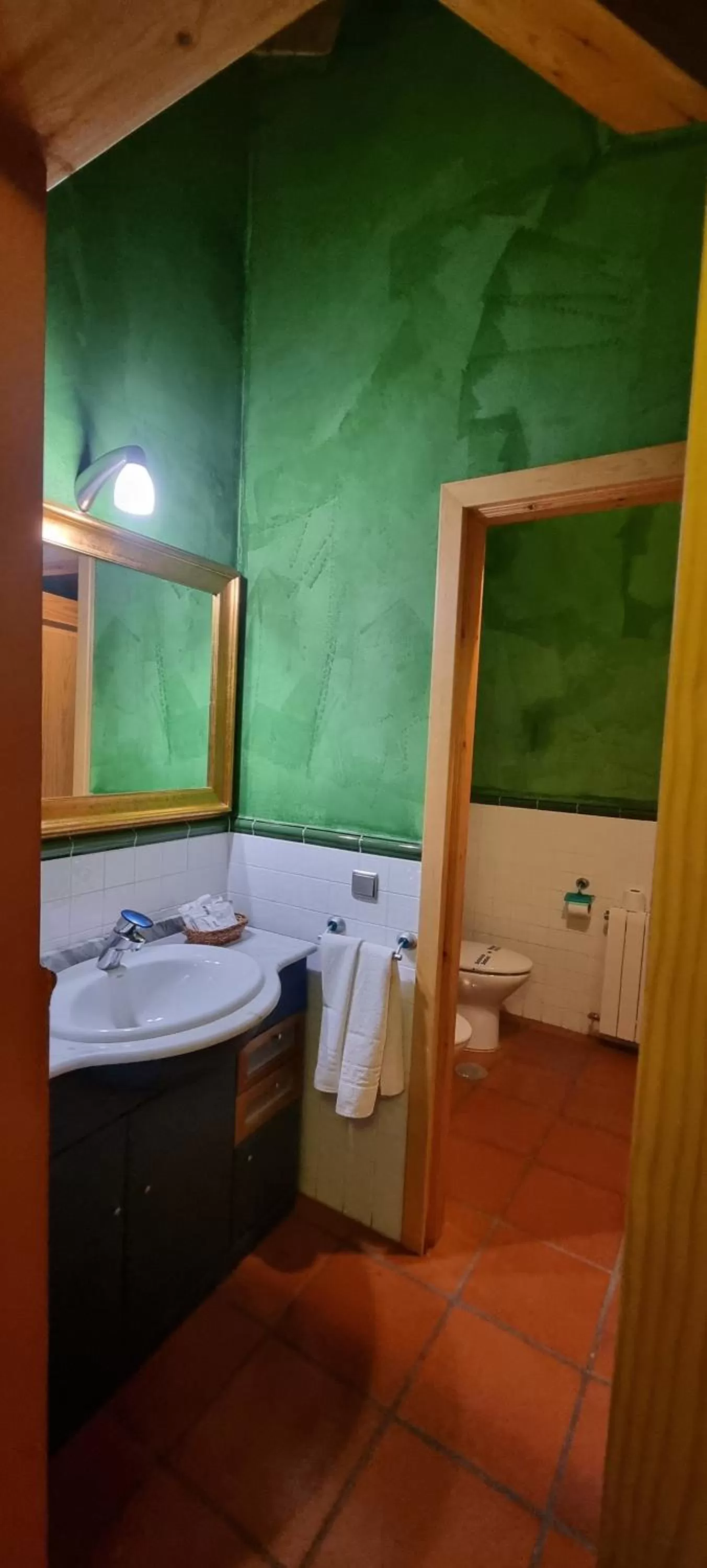 Bathroom in Hotel Sara De Ur