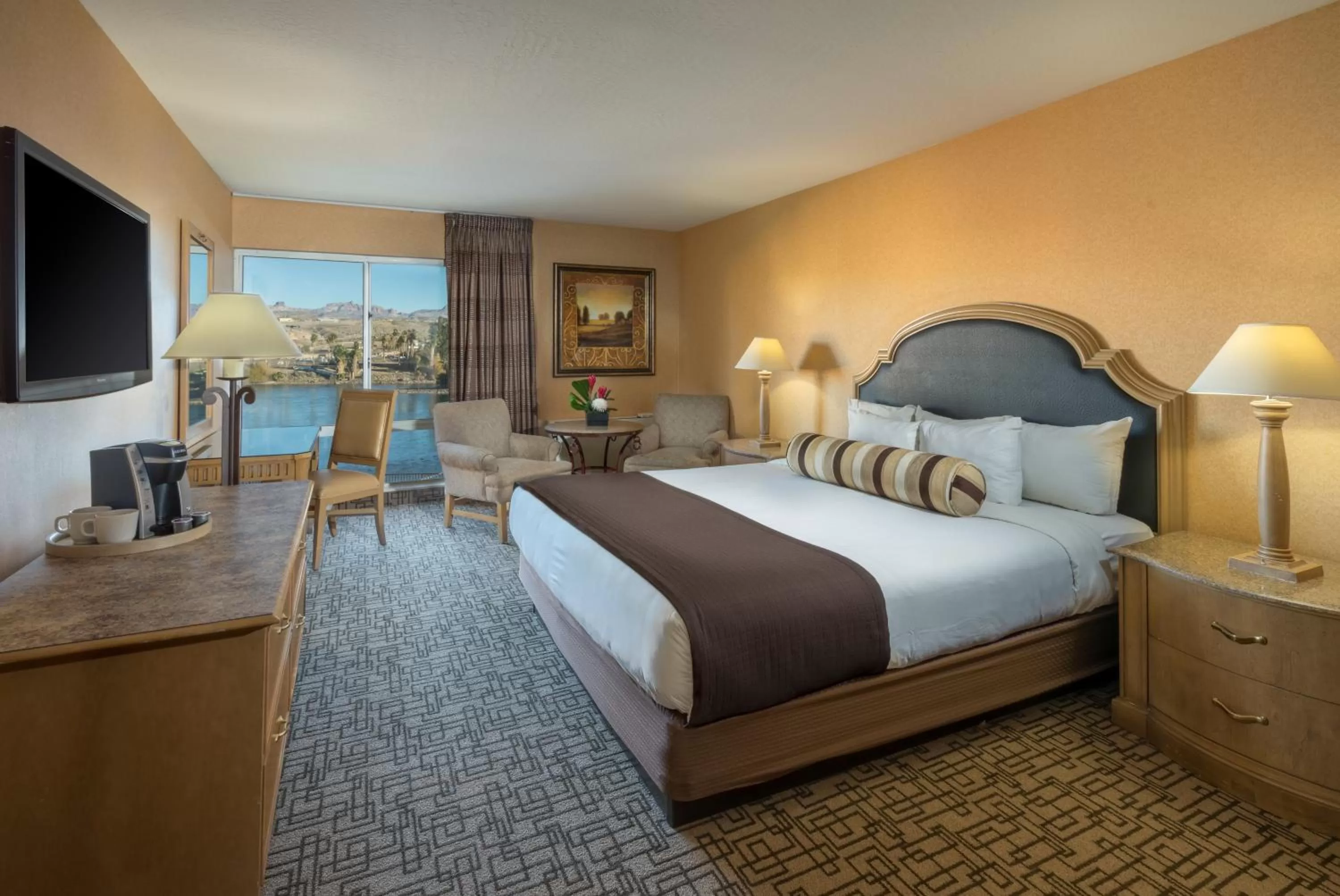 Bedroom, Bed in Golden Nugget Laughlin