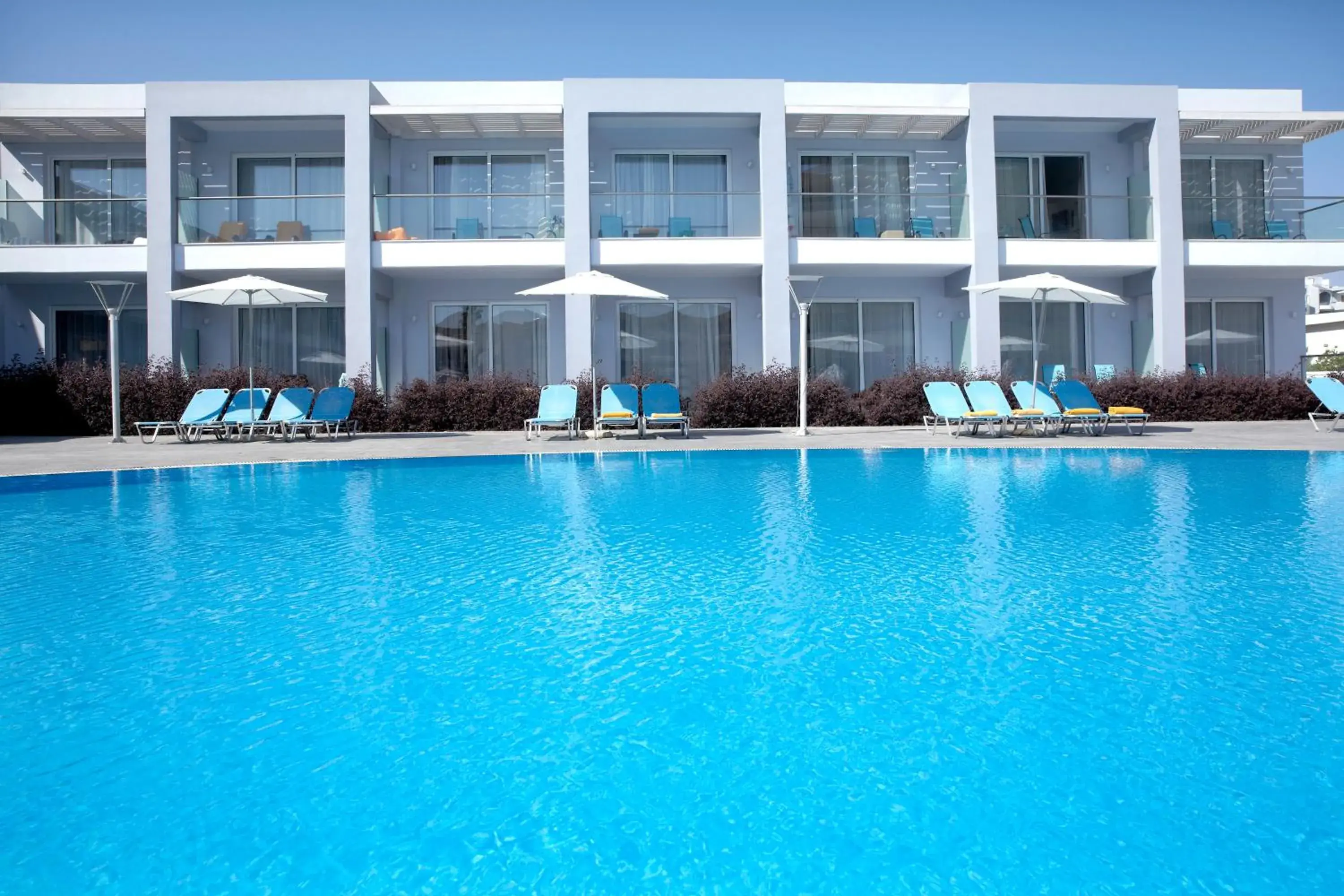 Property building in Sunshine Rhodes Property building in Sunshine Rhodes