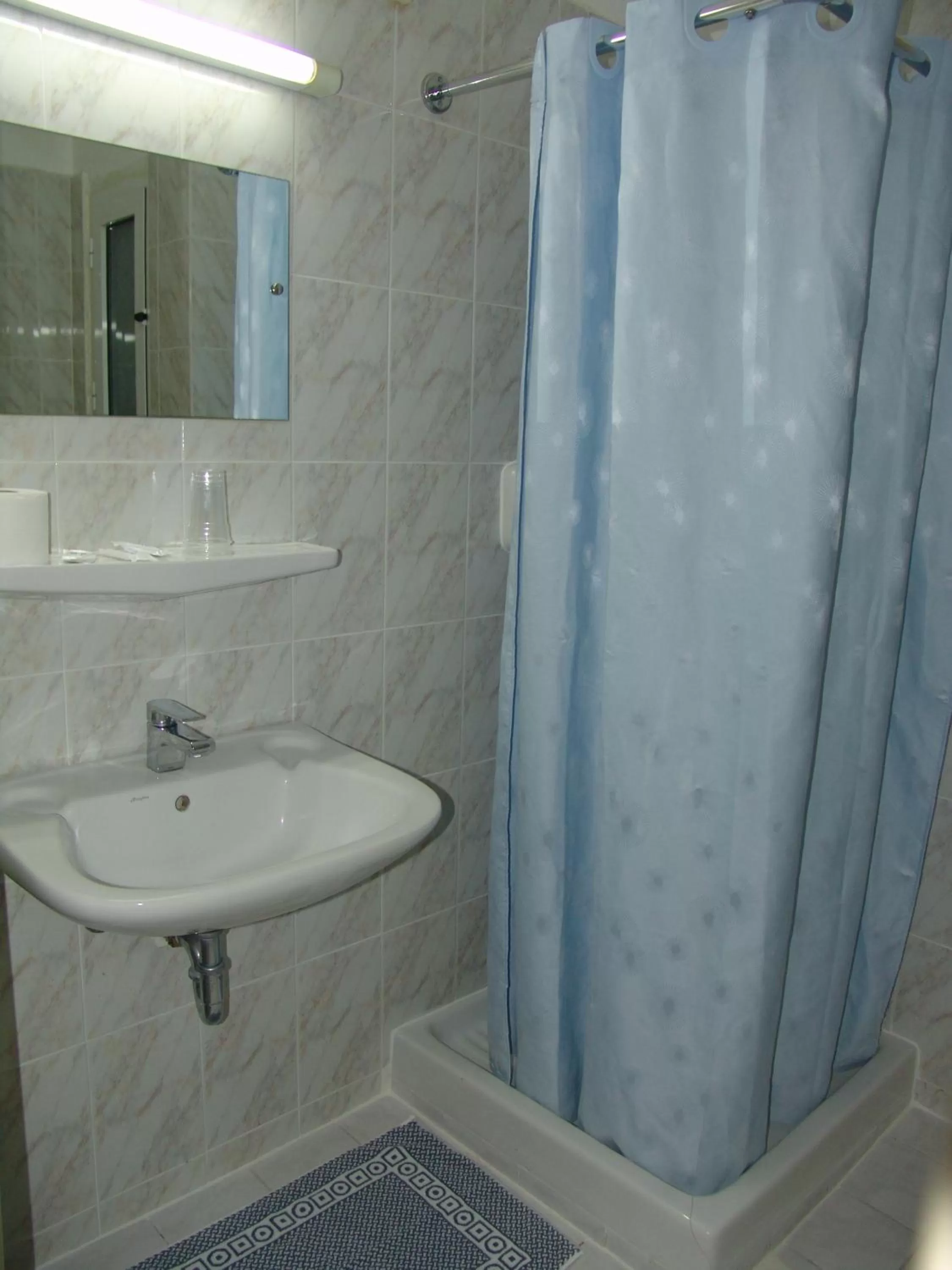 Toilet in Hotel Cosmos