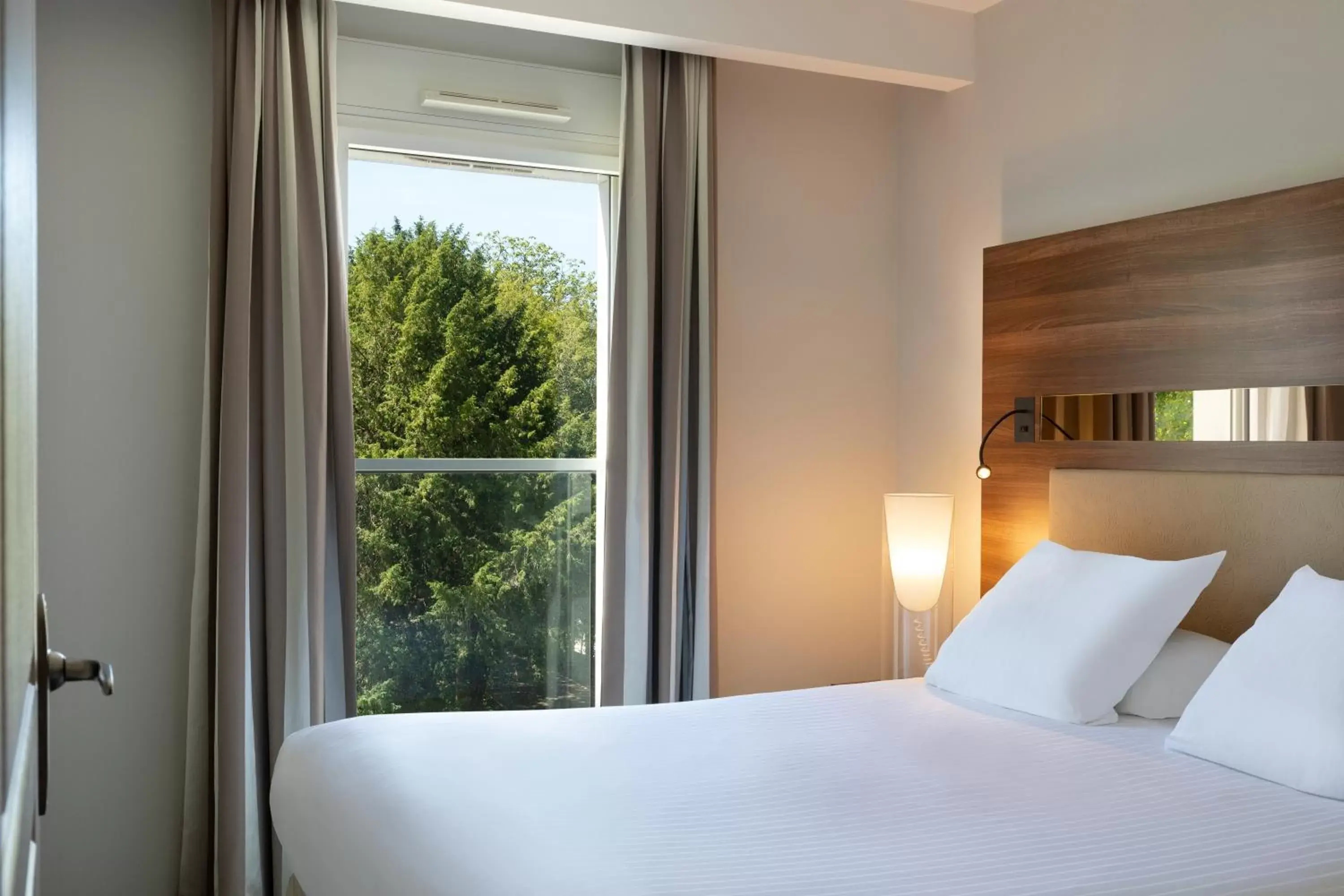 Junior Suite - Tourisme Residency in Château Belmont Tours by The Crest Collection Junior Suite - Tourisme Residency in Château Belmont Tours by The Crest Collection