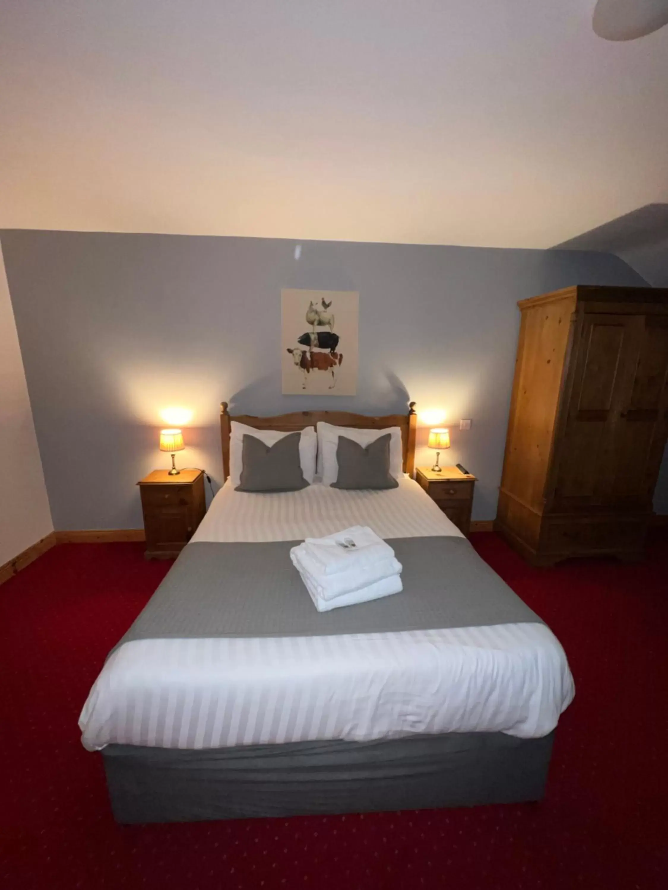 Bed in Dingle Marina Lodge