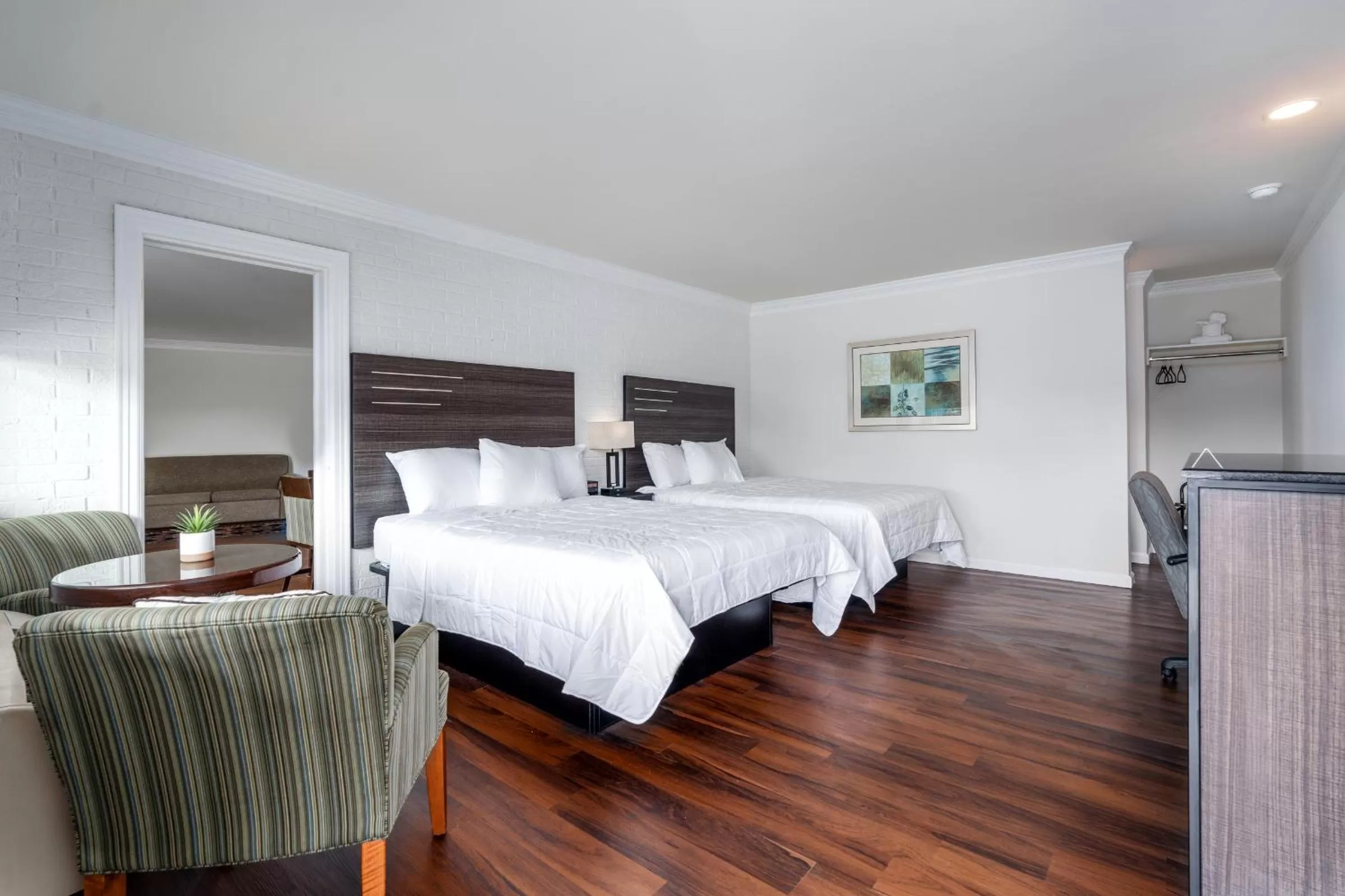 Photo of the whole room in Crewe Boutique Inn