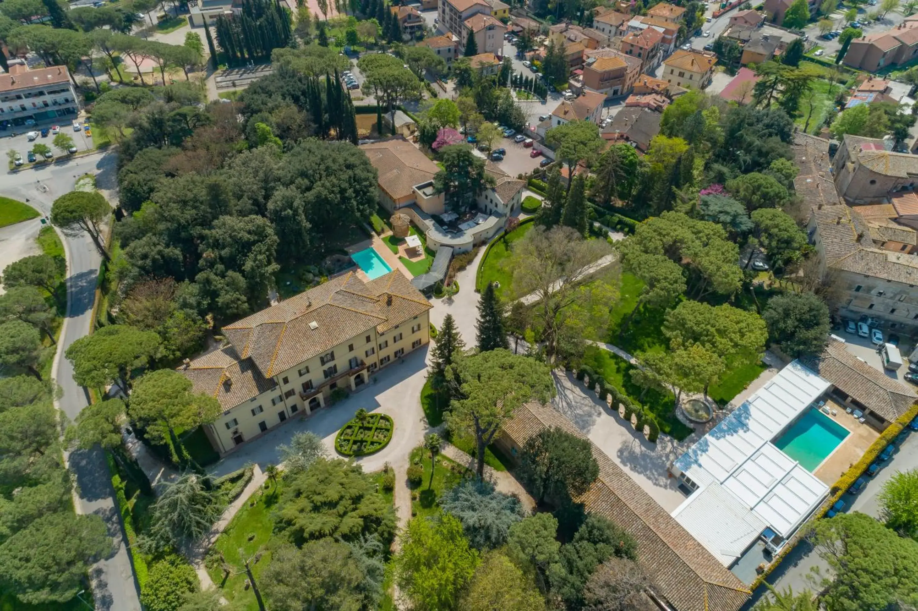 Bird's eye view, Bird's-eye View in Posta Donini-Historic Hotel