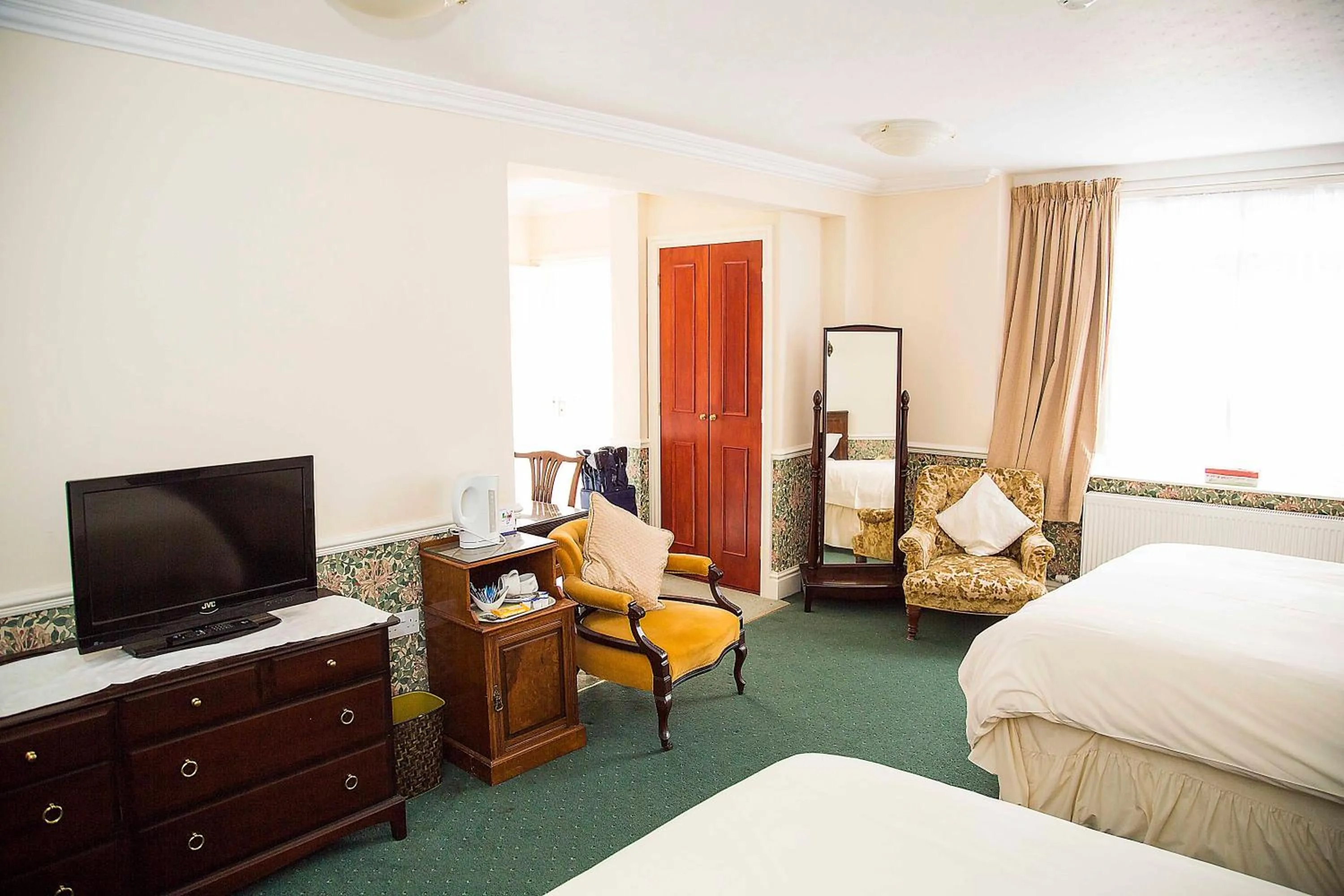 Executive Twin Room in The Lairgate