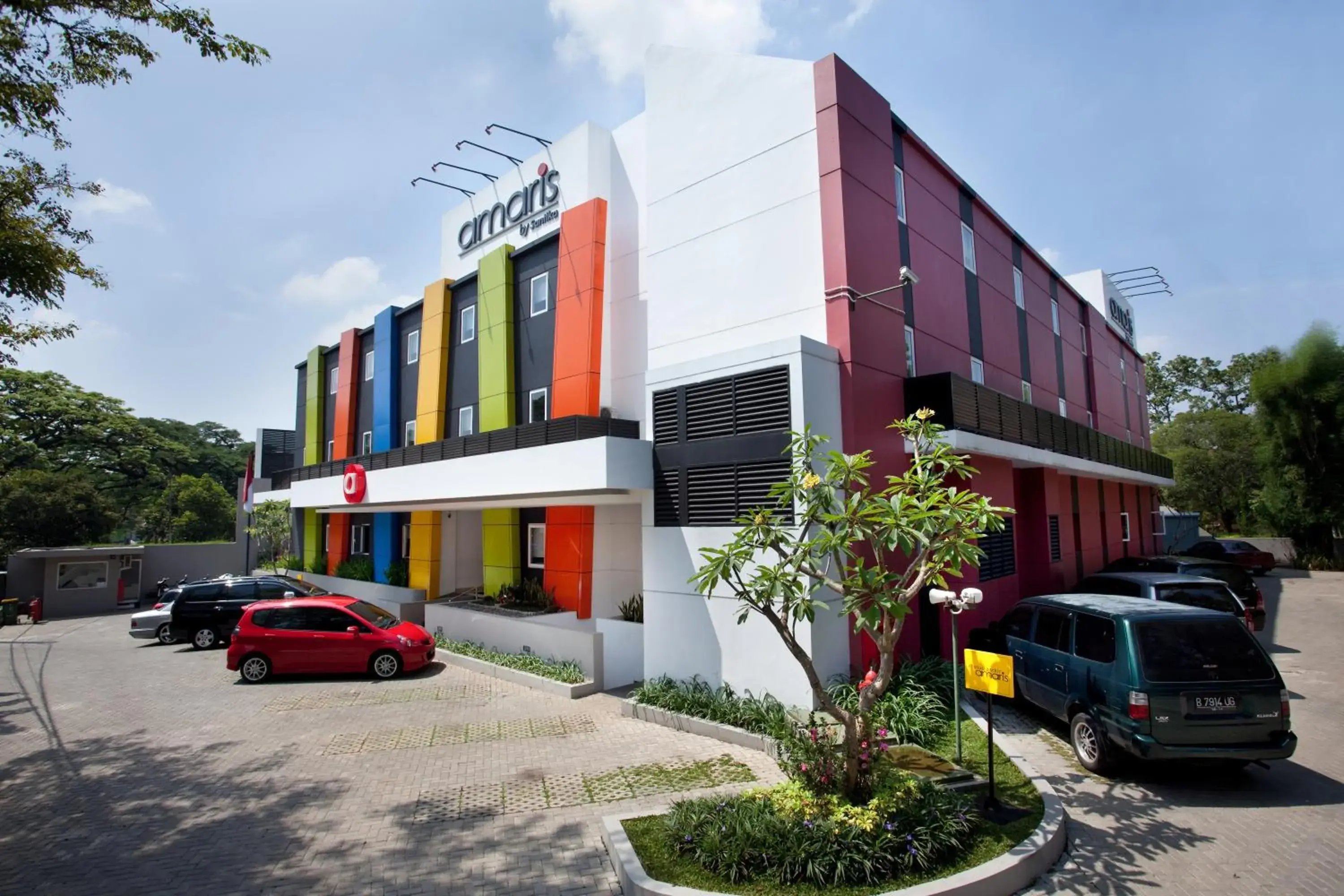 Facade/entrance in Amaris Hotel Cimanuk Bandung