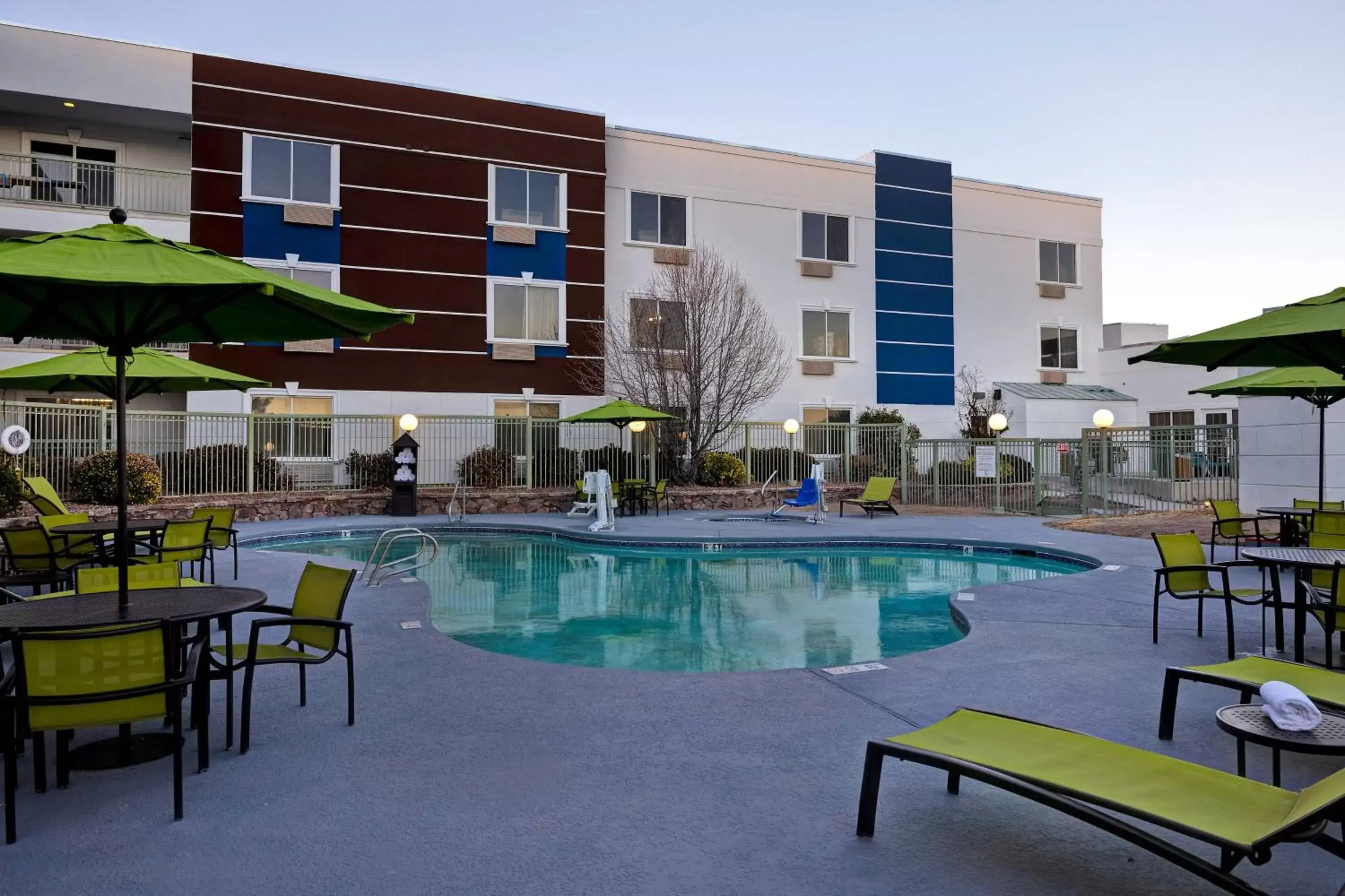 Swimming pool, Property Building in SpringHill Suites by Marriott Las Cruces