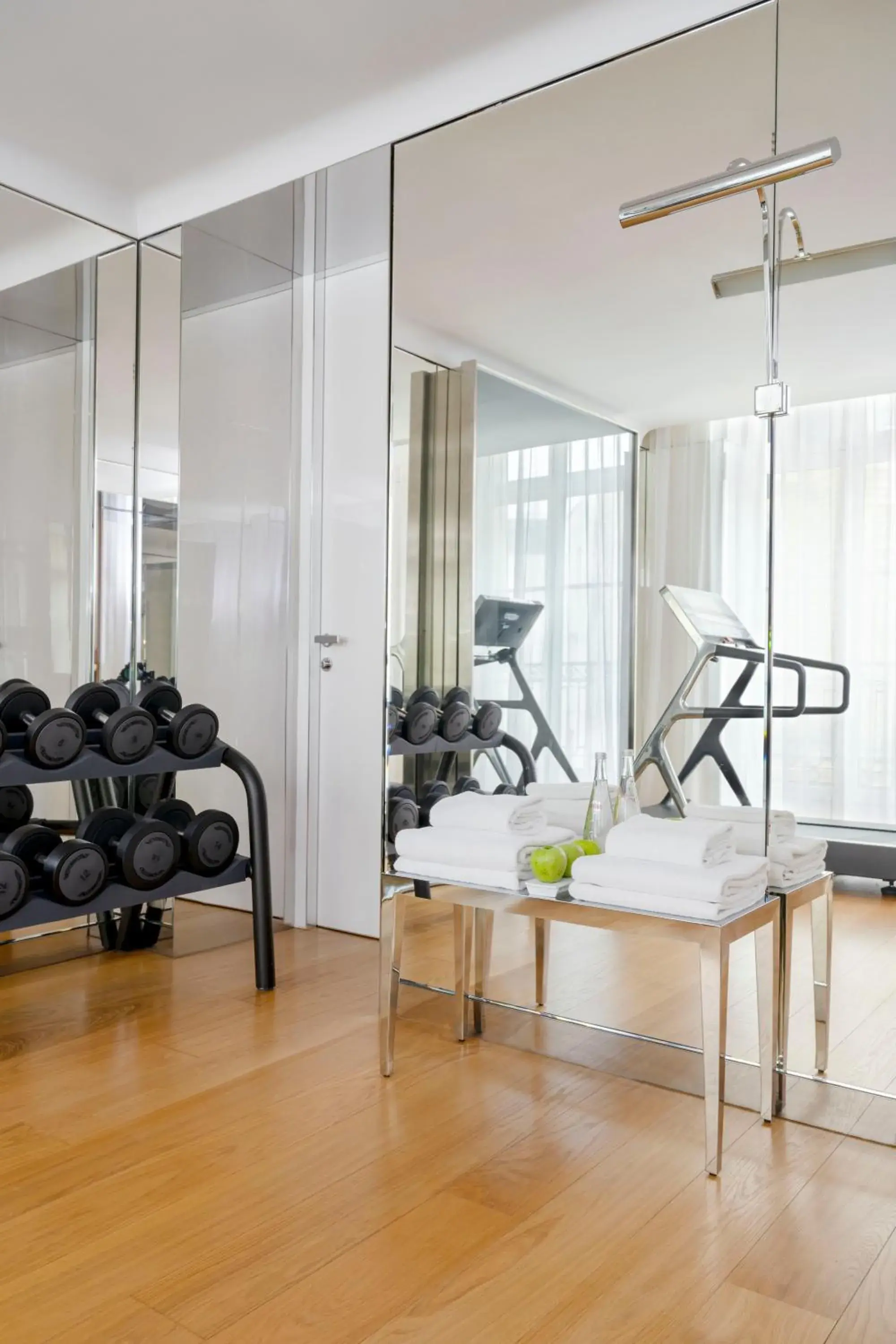 Fitness centre/facilities in Le Royal Monceau Hotel Raffles Paris