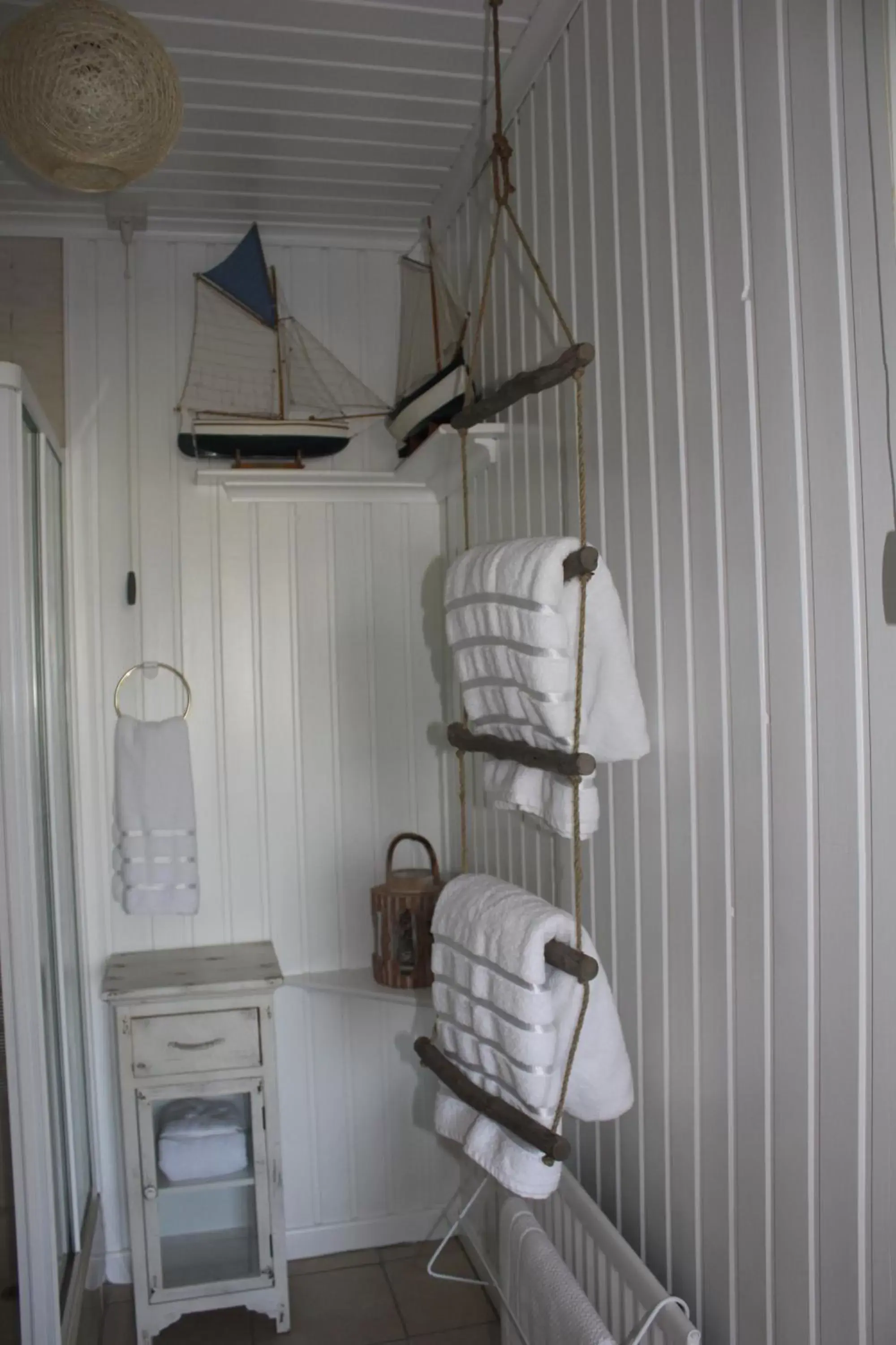 Bathroom in Cairnview Bed and Breakfast