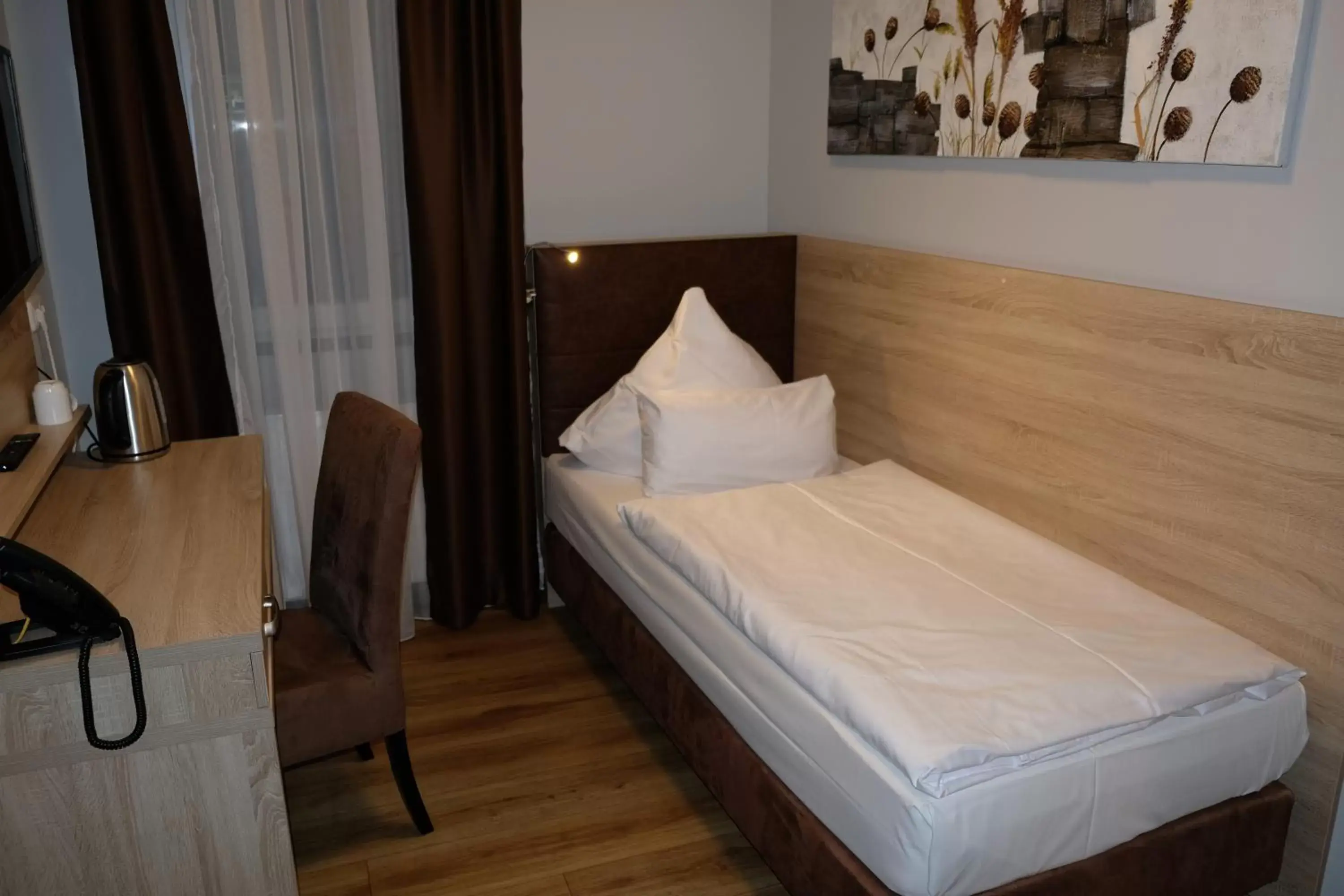 Photo of the whole room, Bed in Minx – CityHotels