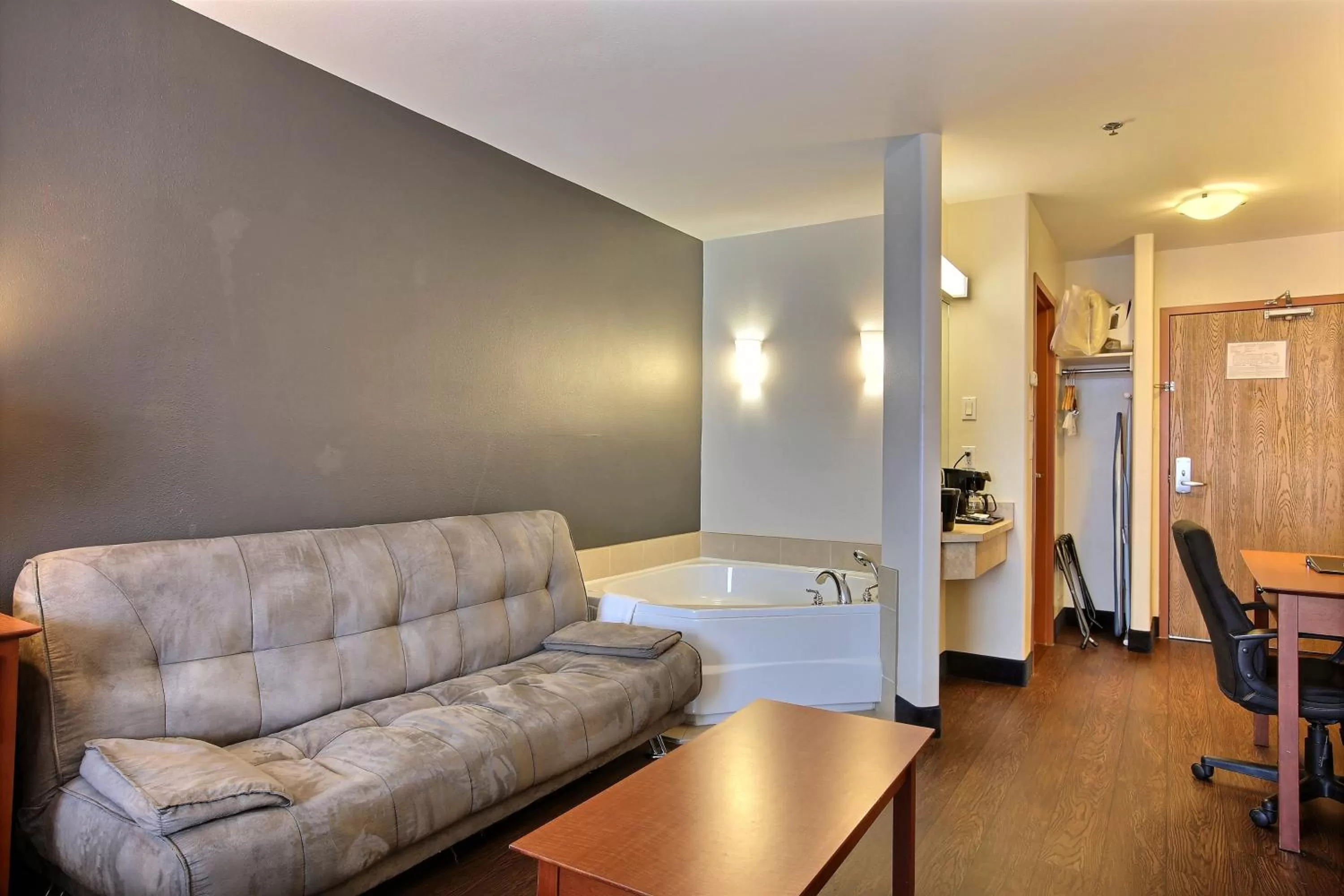 Super 8 by Wyndham Trois-Rivieres