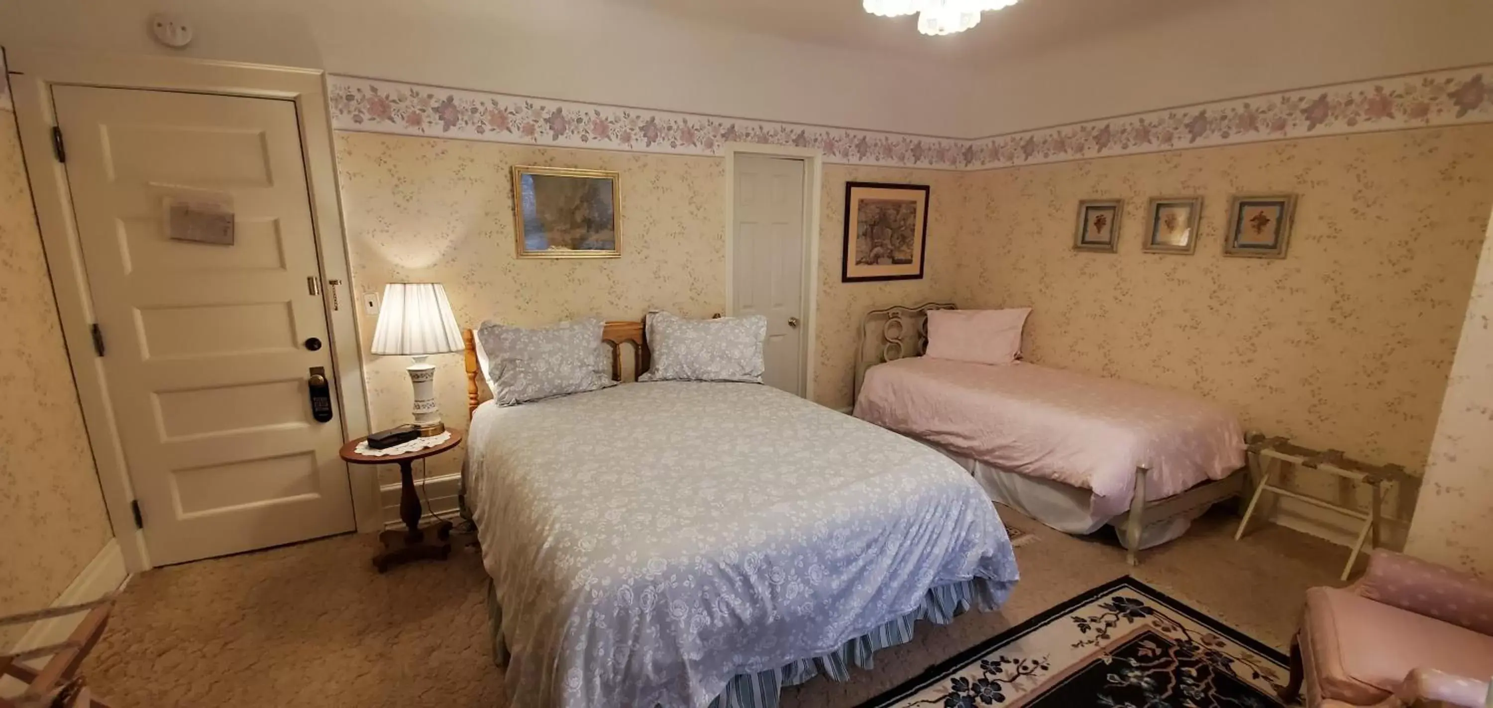 Photo of the whole room, Bed in Saravilla Bed & Breakfast