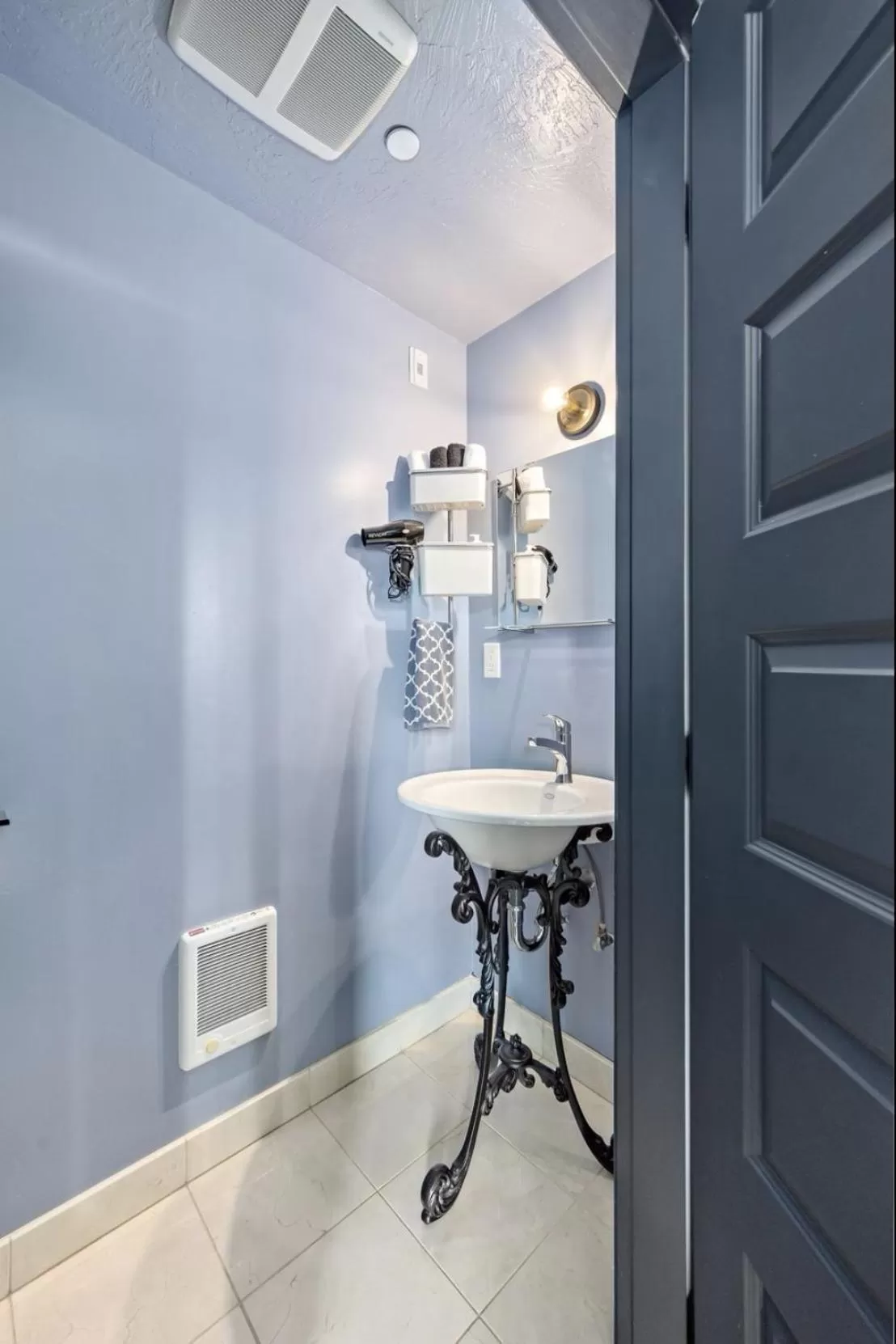 Toilet in The Wesley Walla Walla