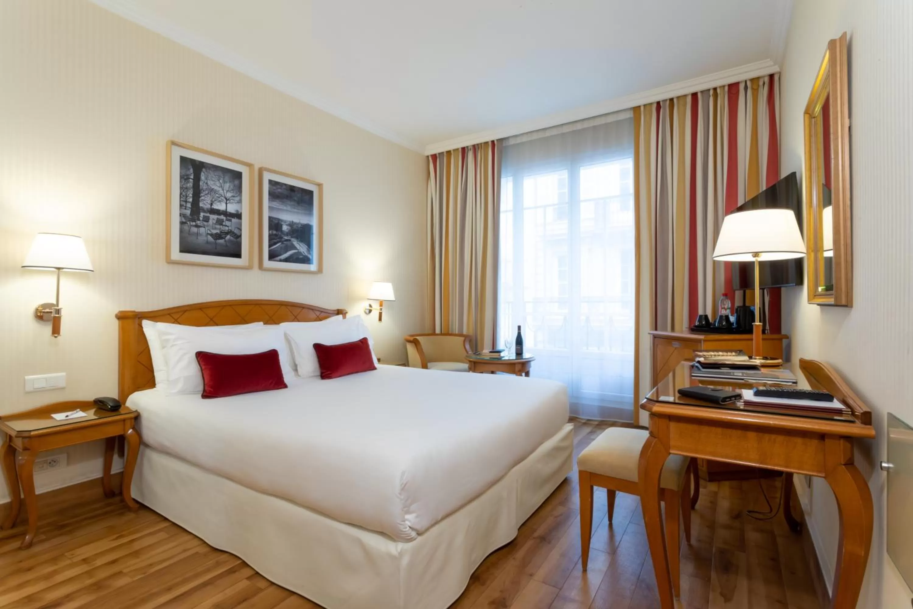 Classic Double Room in Hotel Etats Unis Opera