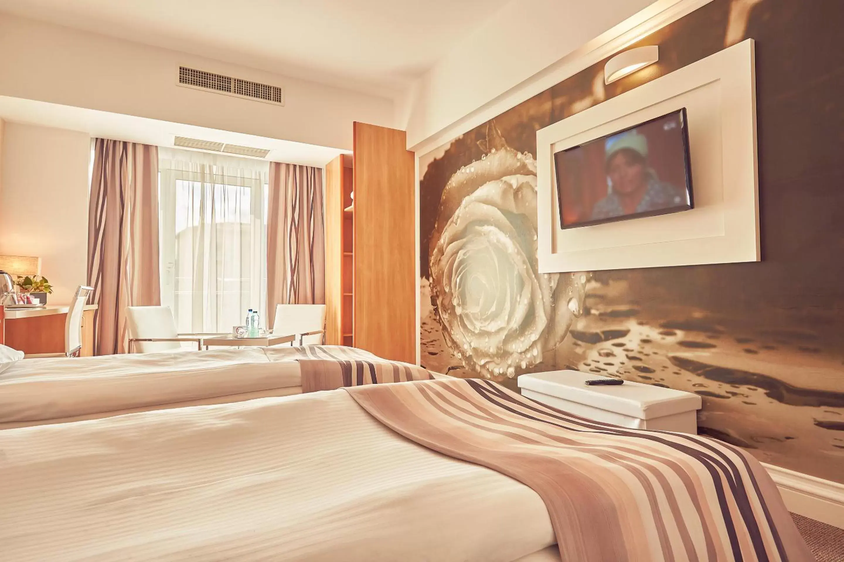 TV and multimedia, Bed in Continental Forum Constanta