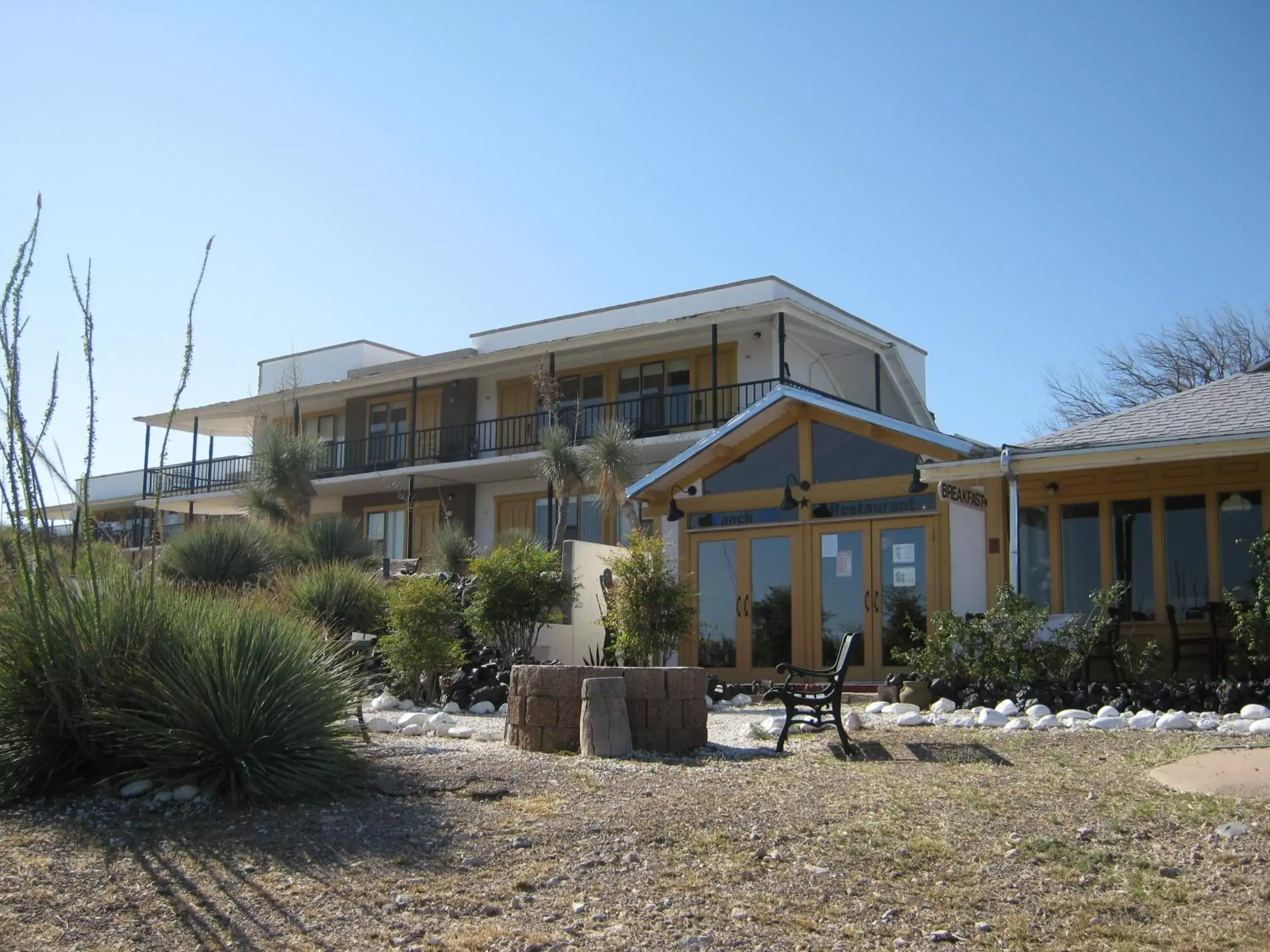 Facade/entrance, Property Building in Landmark Lookout Lodge