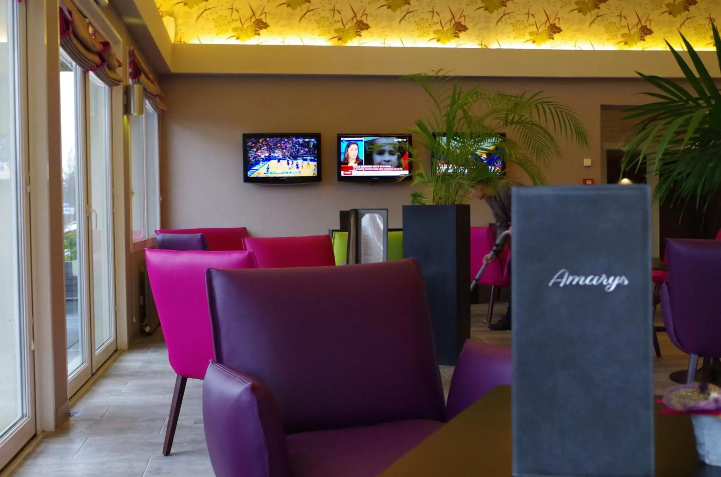 Restaurant/places to eat, Lounge/Bar in Best Western Amarys Rambouillet