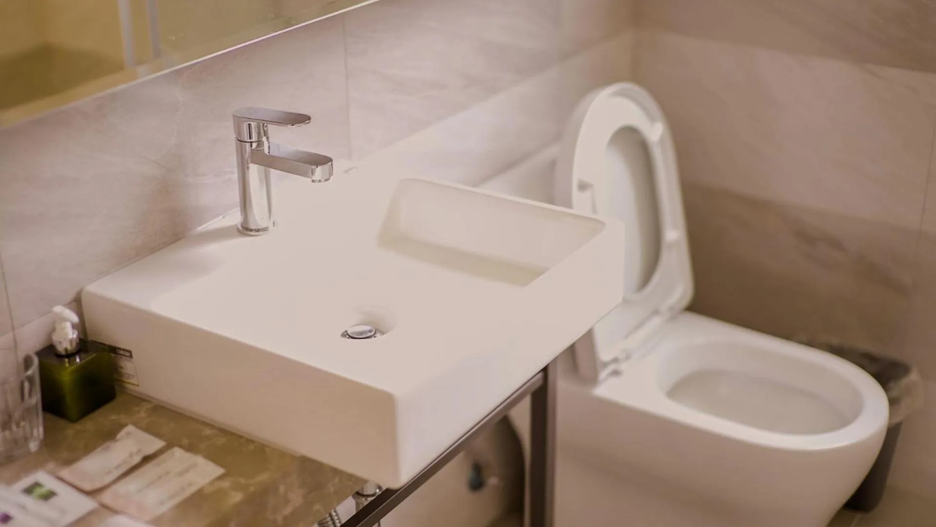 Bathroom in O2 Hotel Taipei Main Station