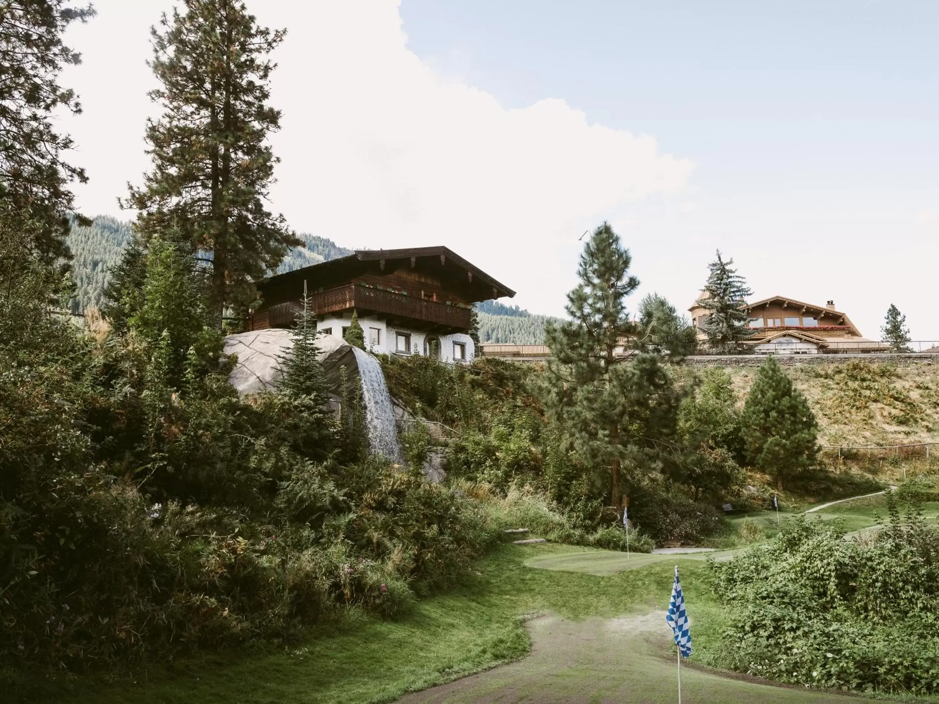 Minigolf, Property Building in Enzian Inn