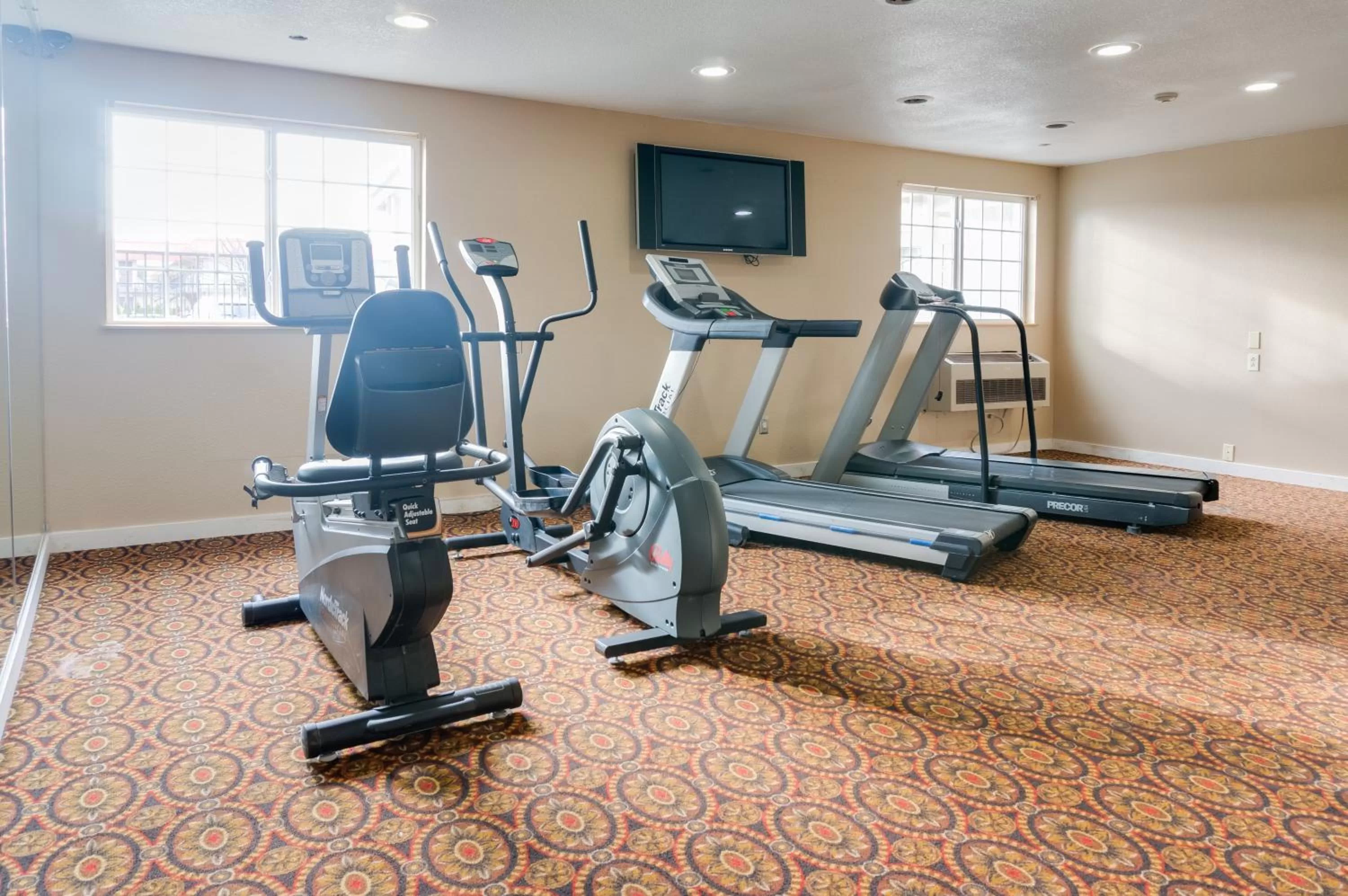 Fitness centre/facilities in GuestHouse Inn Fife