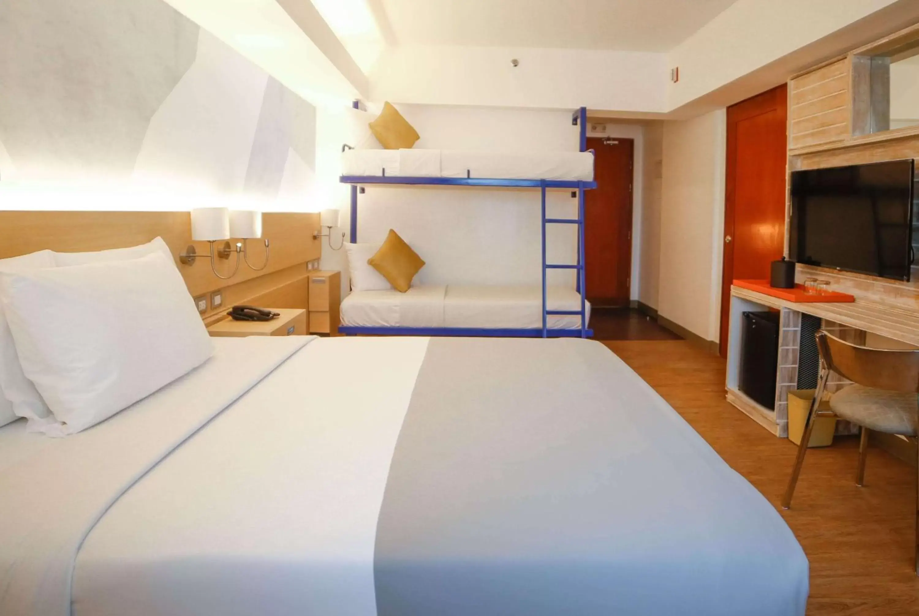 Photo of the whole room, Bed in TRYP by Wyndham Mall of Asia Manila