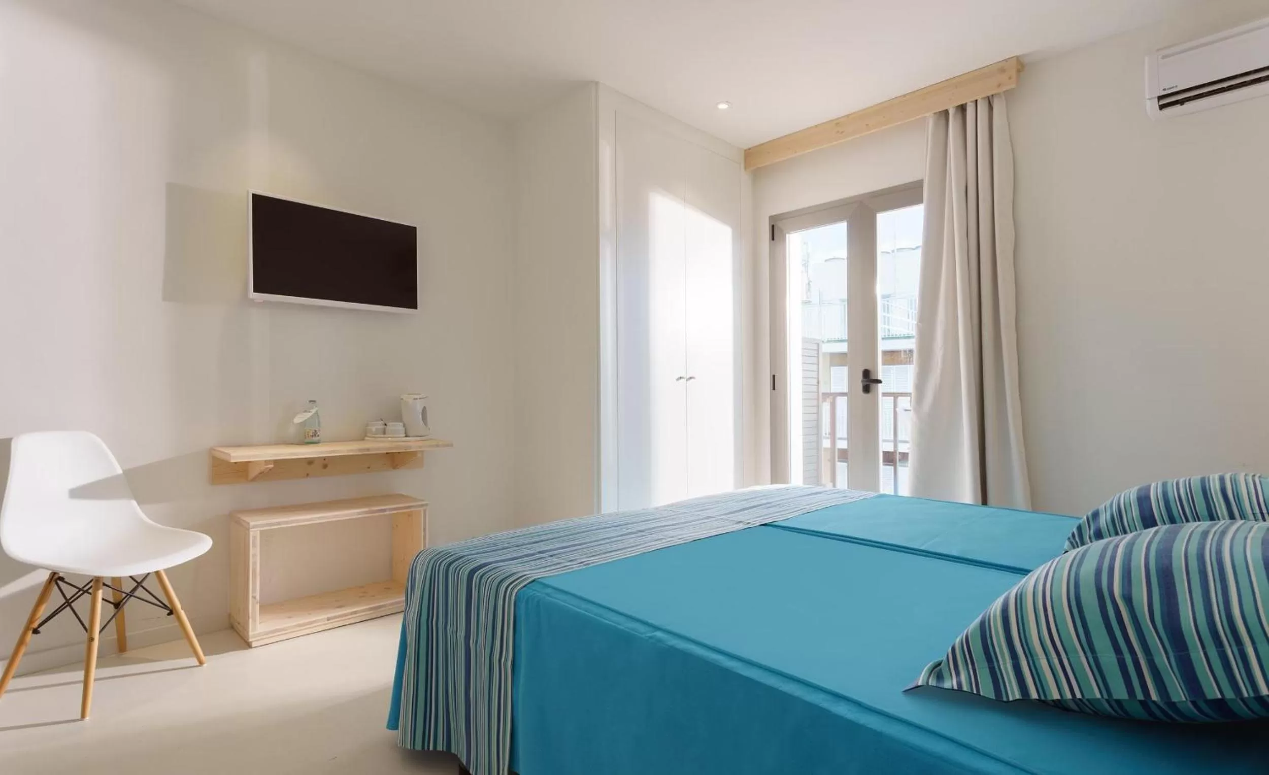 Photo of the whole room, Bed in Hotel Eolo