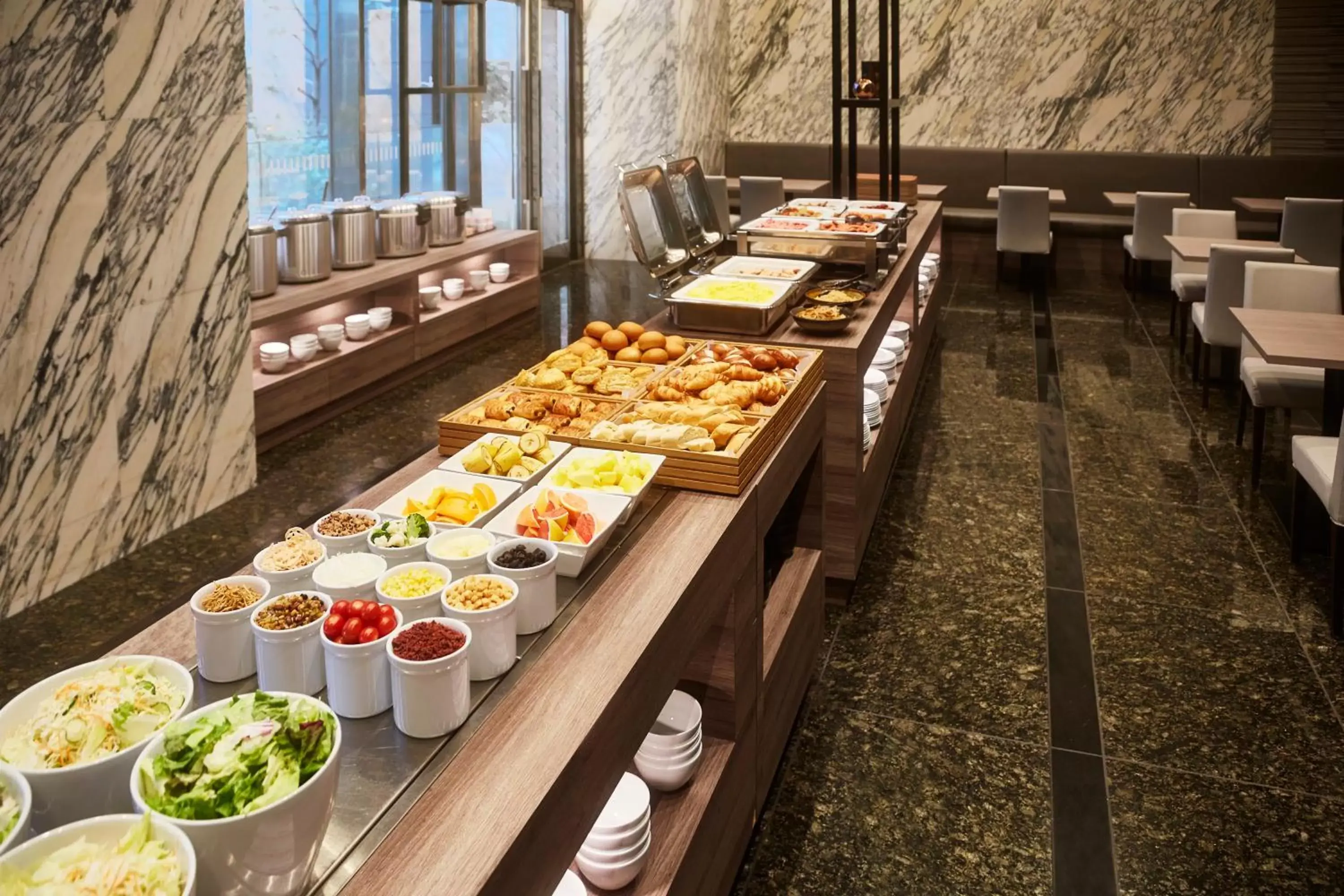 Buffet breakfast in Hotel Villa Fontaine Grand Tokyo-Shiodome