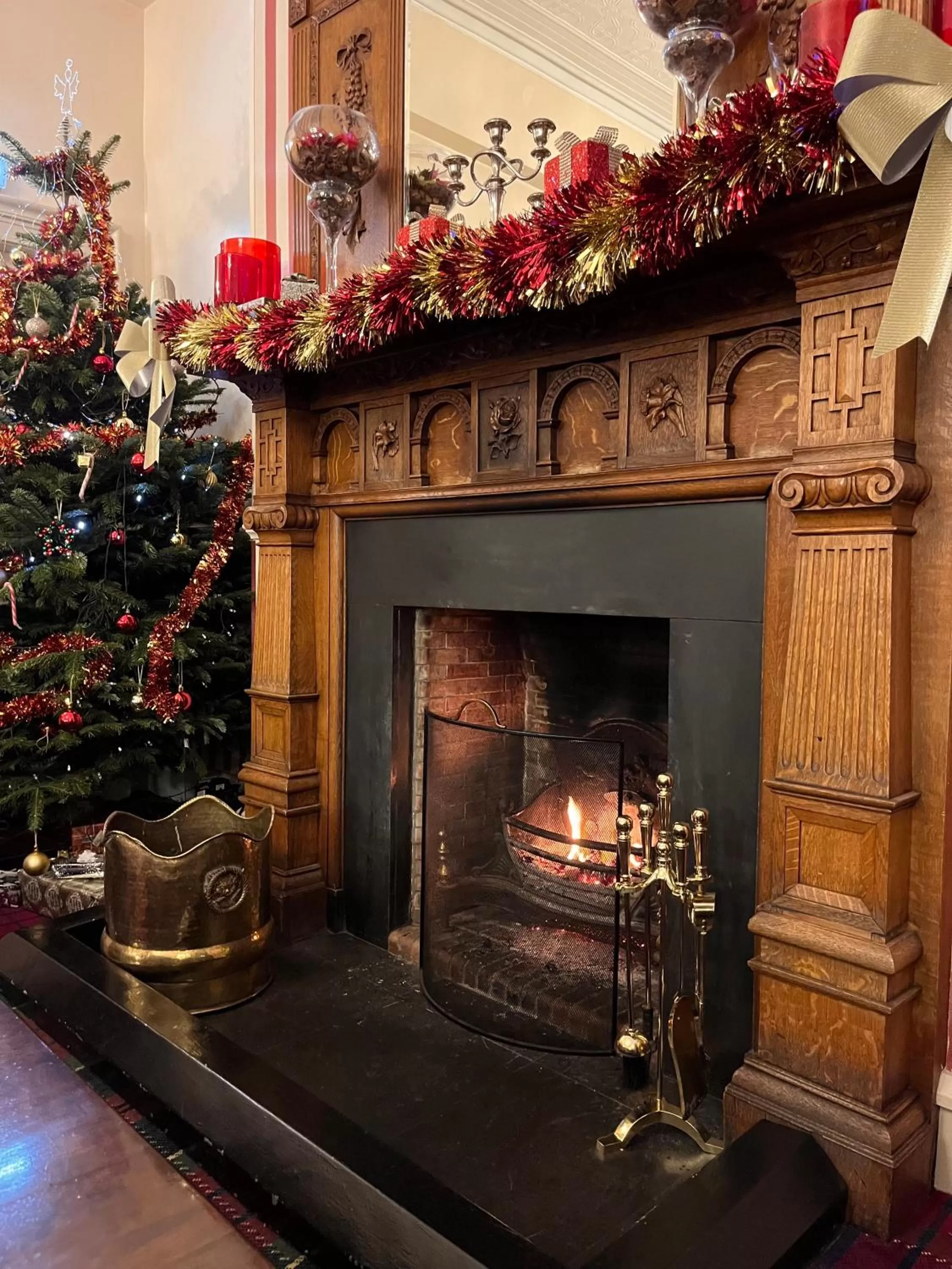 Lounge or bar in The Elgin Kintore Arms, Inverurie - Heritage Hotel Since 1855