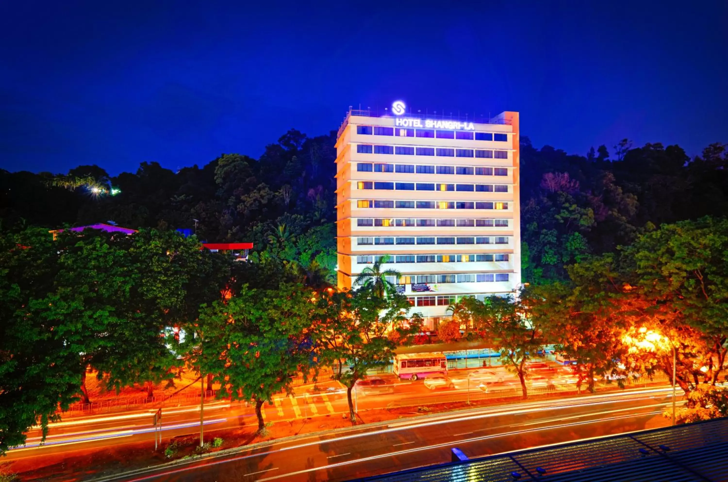 Property Building in Hotel Shangri-la Kota Kinabalu