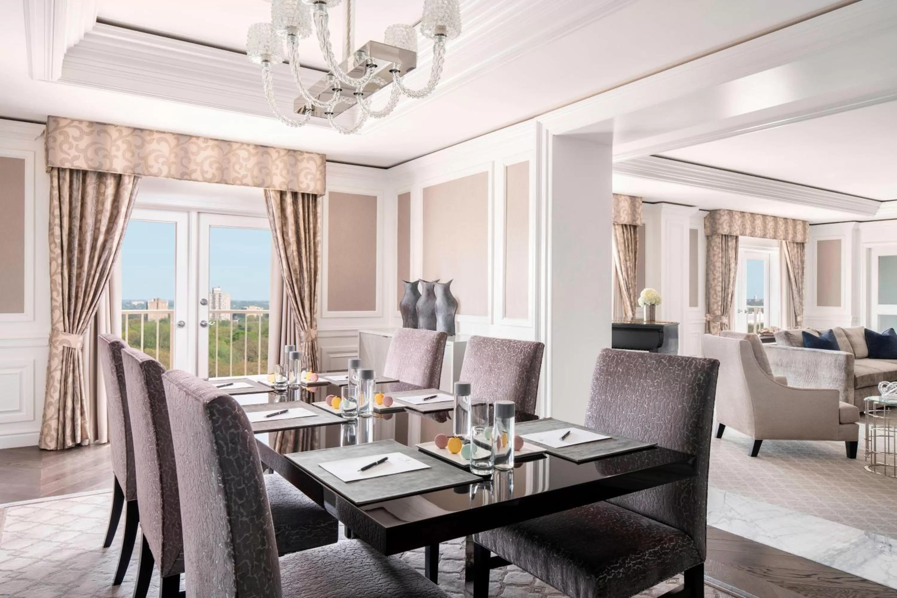 Living room in The Ritz-Carlton, St. Louis