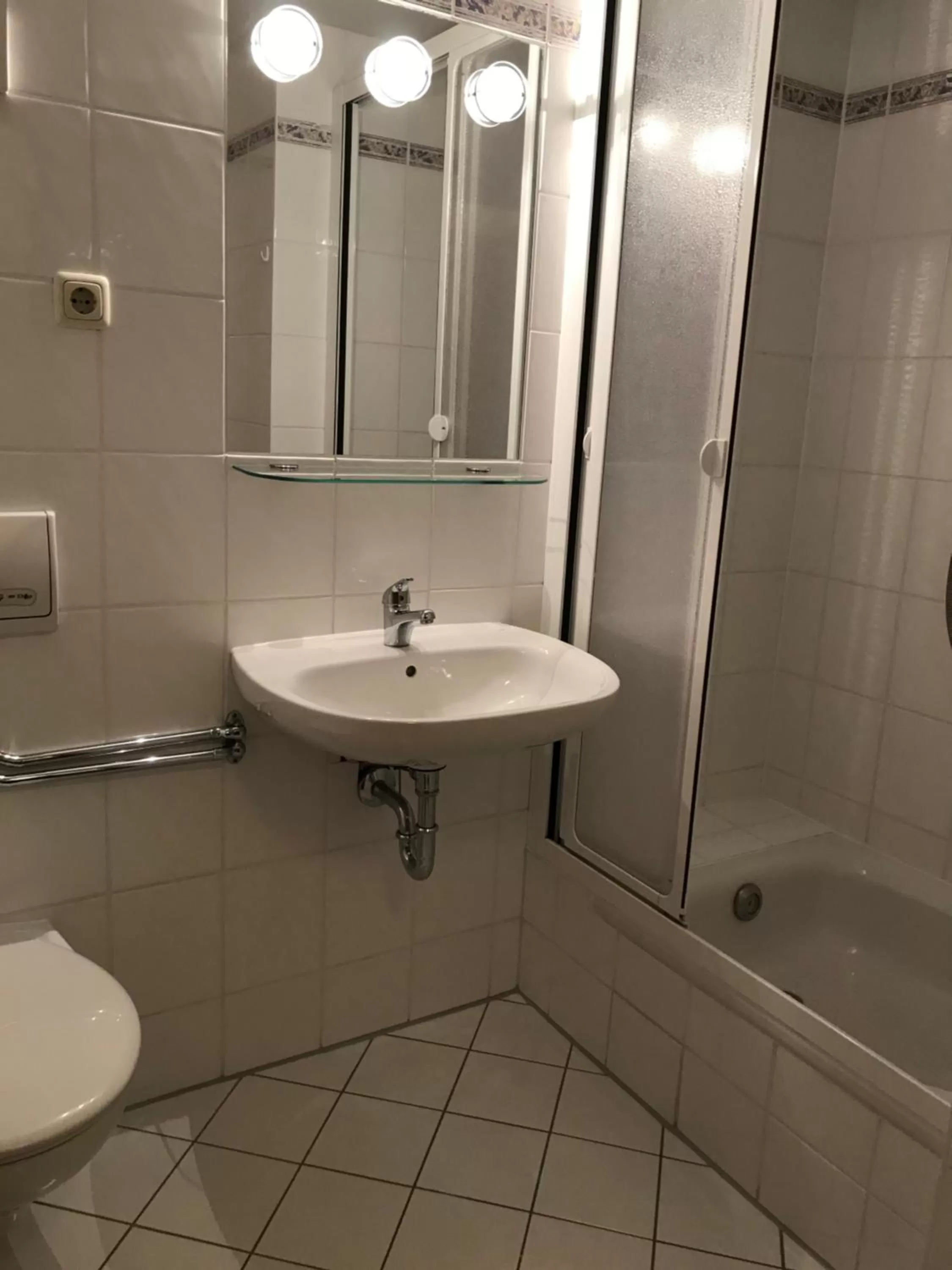 Shower, Bathroom in Auersberg Haus