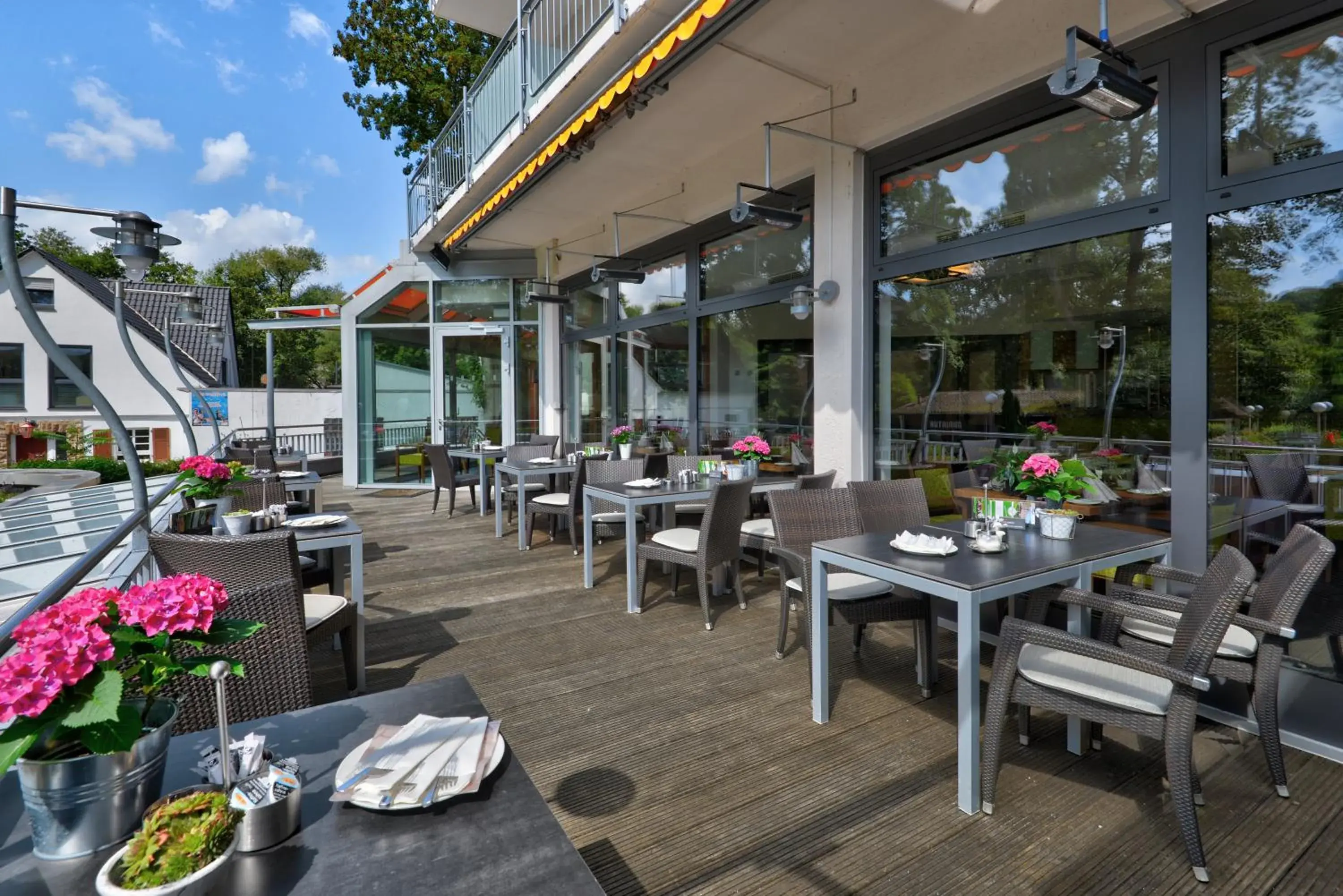 Balcony/Terrace, Restaurant/Places to Eat in Ringhotel Zweibruecker Hof