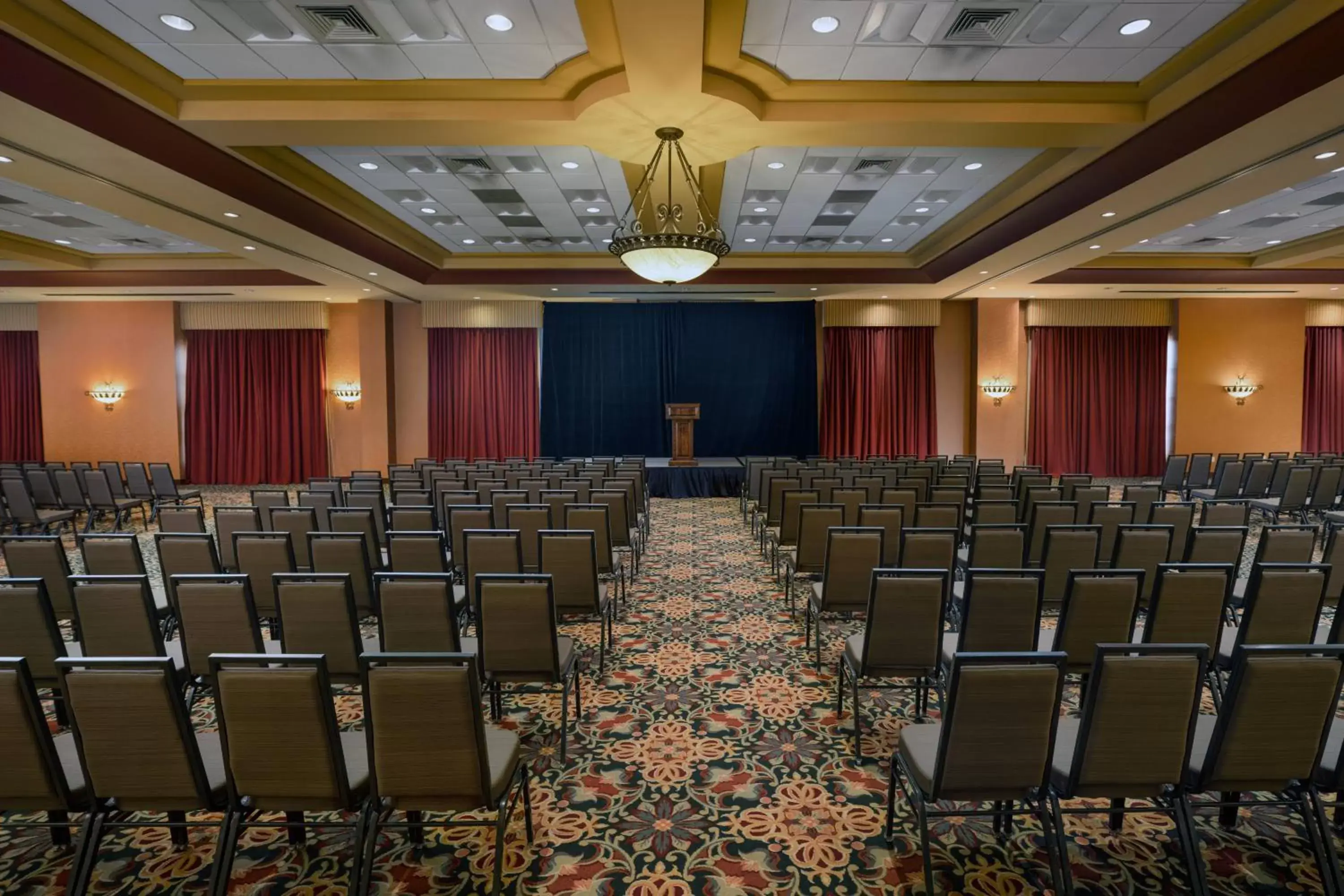 Meeting/conference room in Renaissance Tulsa Hotel & Convention Center