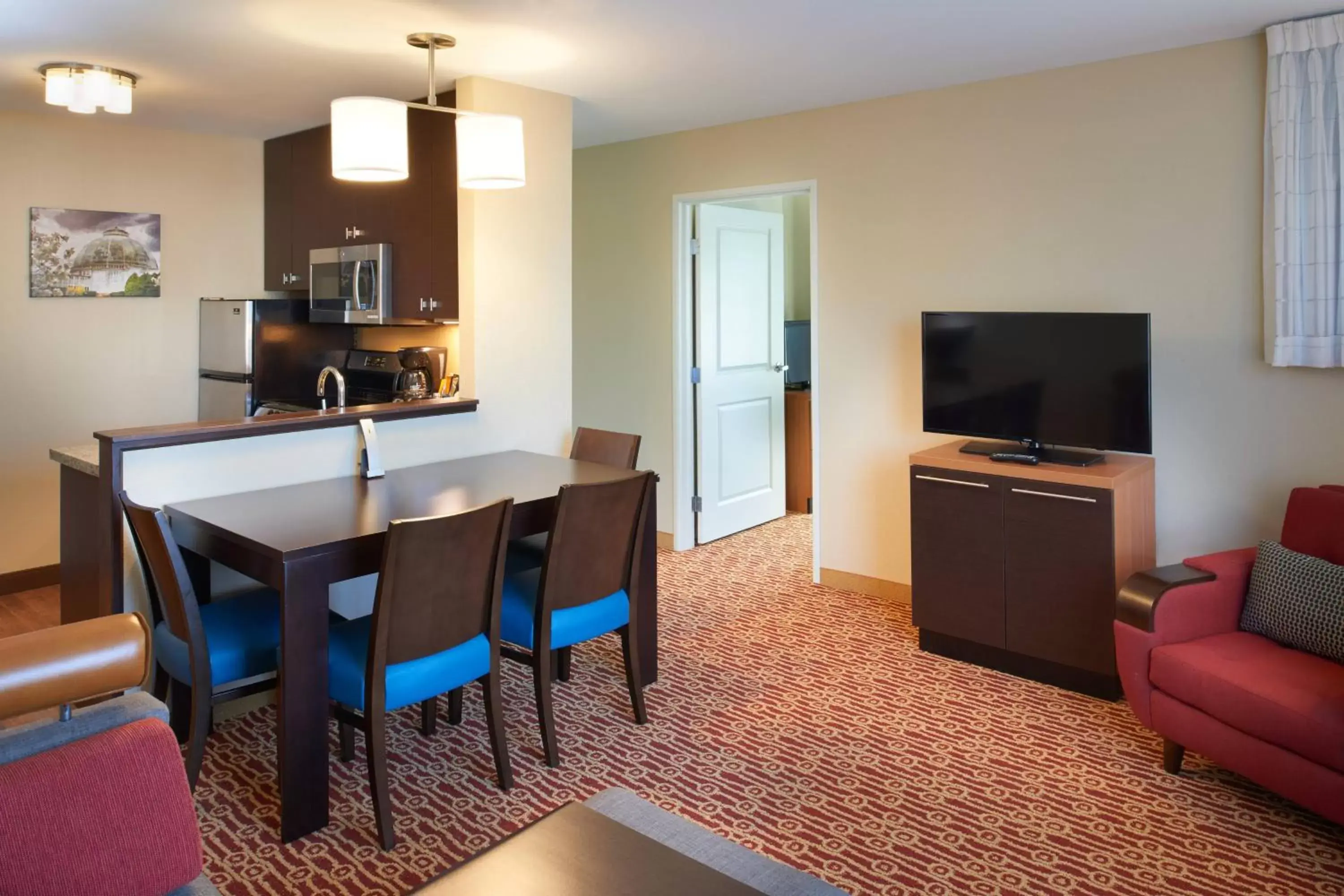 Bedroom, Dining Area in TownePlace Suites by Marriott Detroit Troy