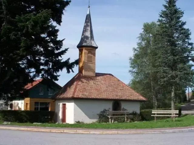 Place of worship, Property Building in Le Brabant Bar-Hôtel-Restaurant