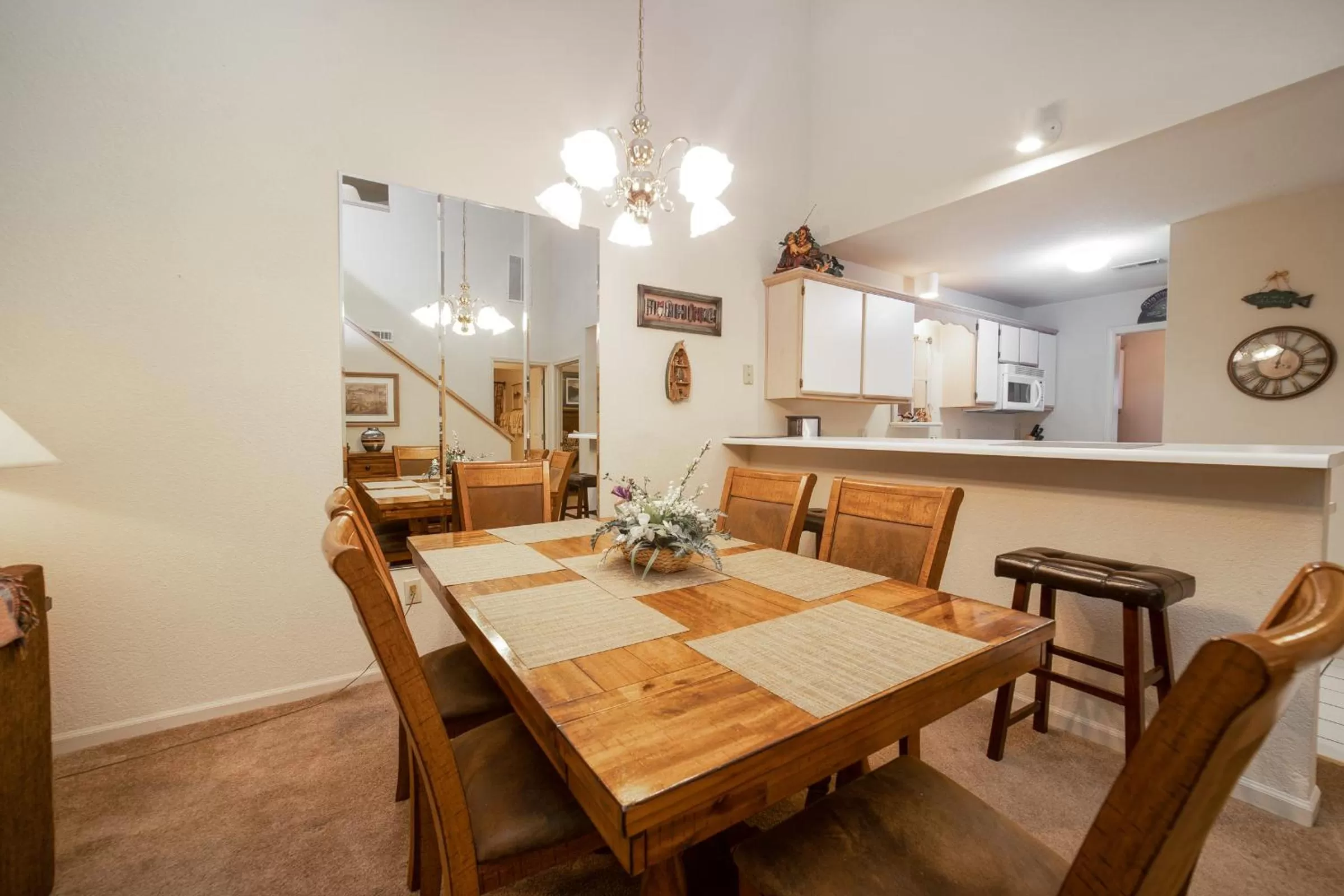 Dining area in Pointe Royale Golf Resort
