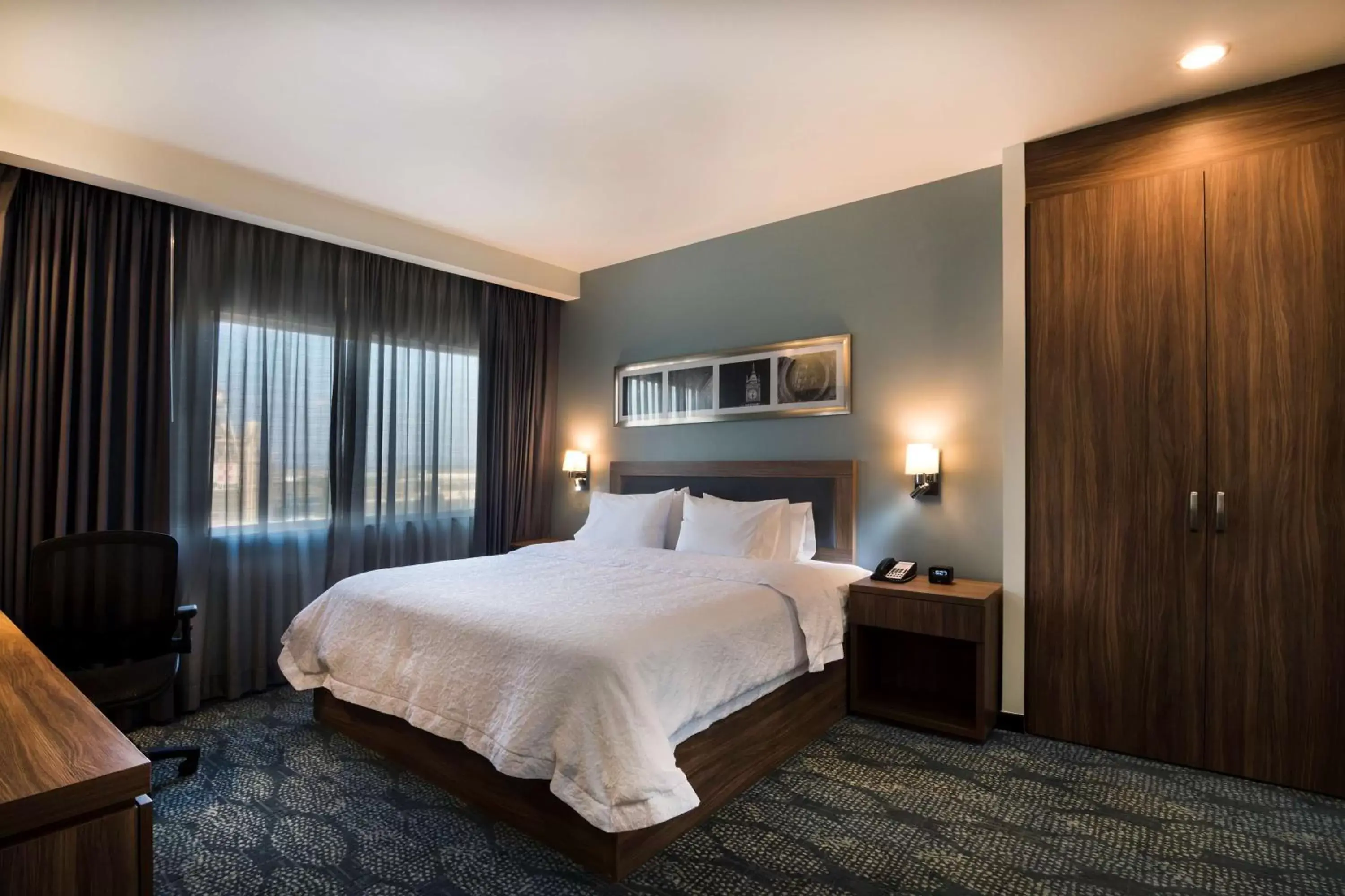 Bedroom, Bed in Hampton Inn & Suites by Hilton Salamanca Bajio
