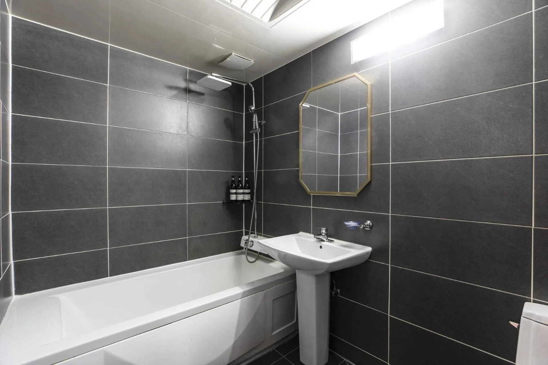 Bathroom in Central Plaza Hotel