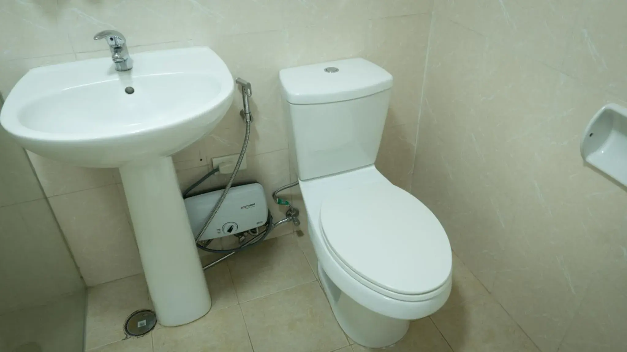 Toilet, Bathroom in Avant Serviced Suites - Personal Concierge