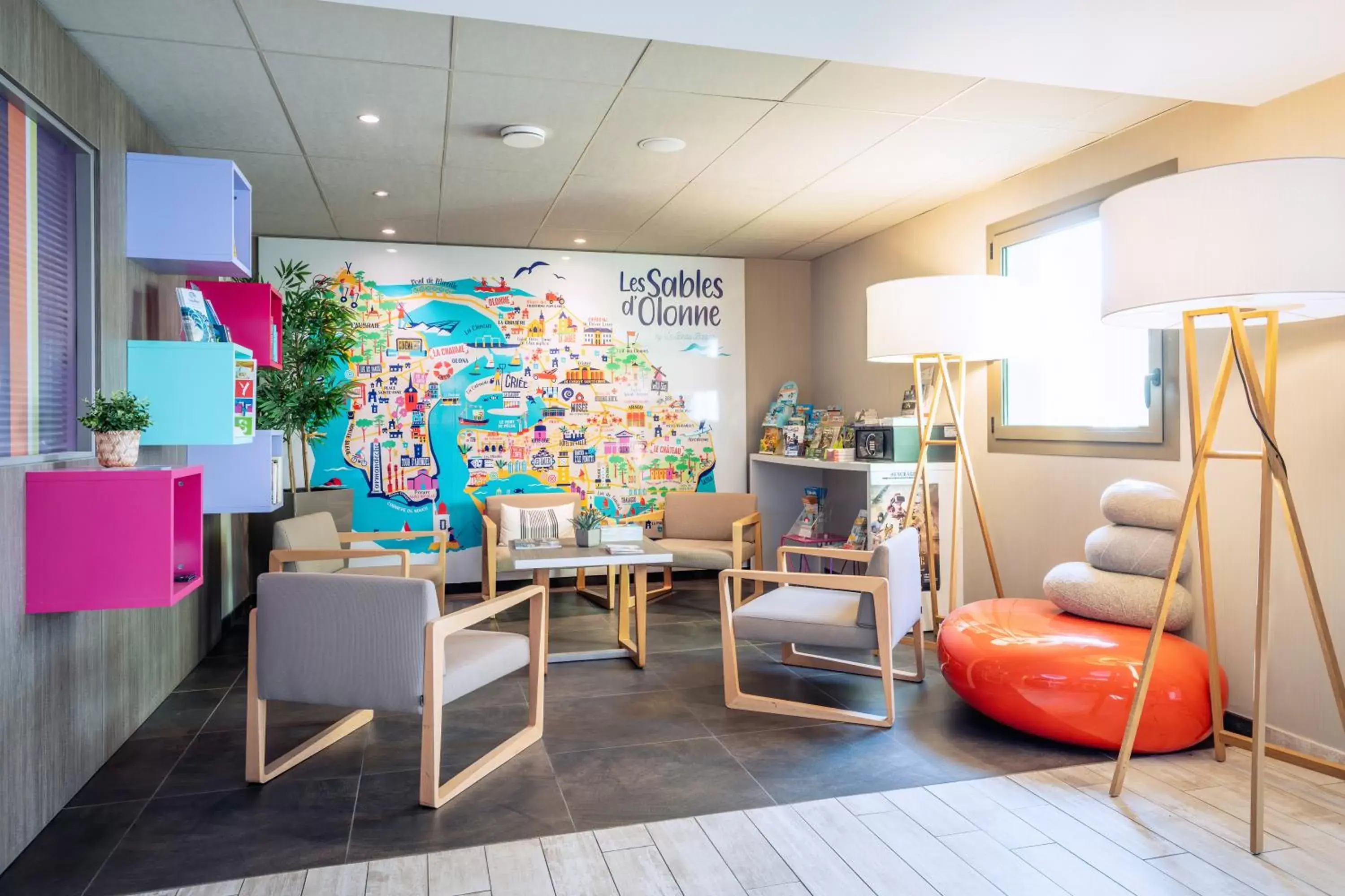 Lobby or reception in ibis Styles Les Sables Olonne