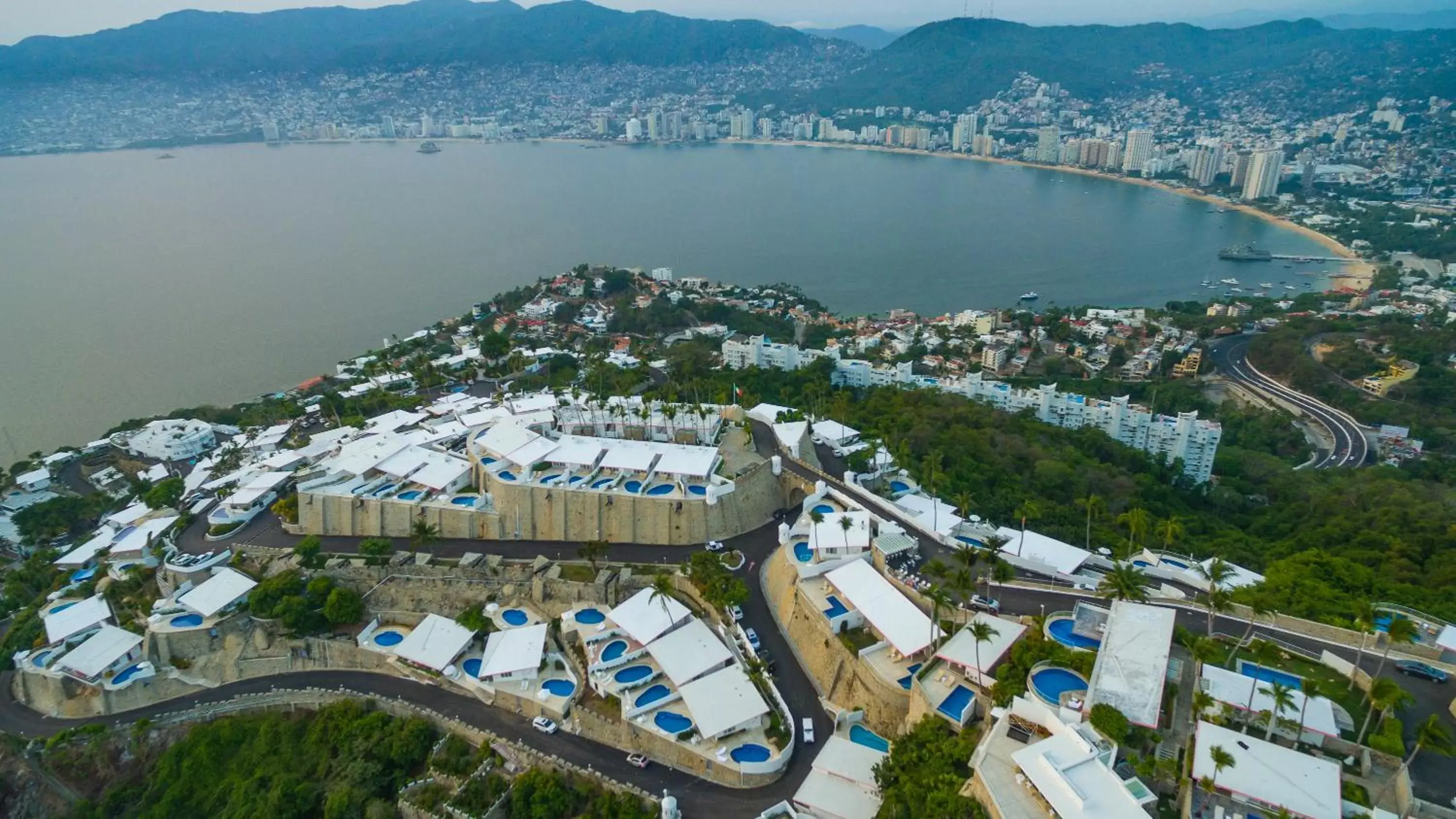 Bird's eye view, Bird's-eye View in Las Brisas Acapulco